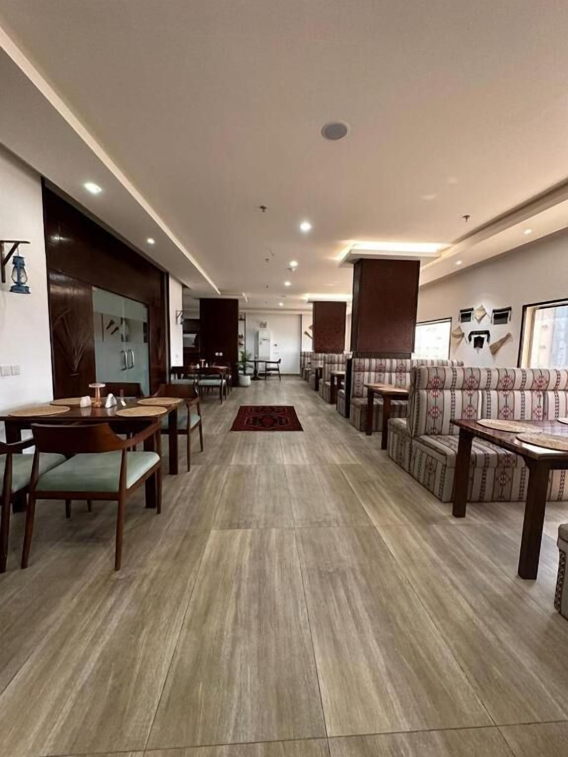 Makarim Palm Hotel 2*