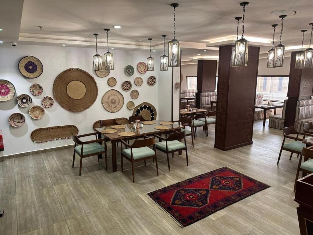 Makarim Palm Hotel 2*