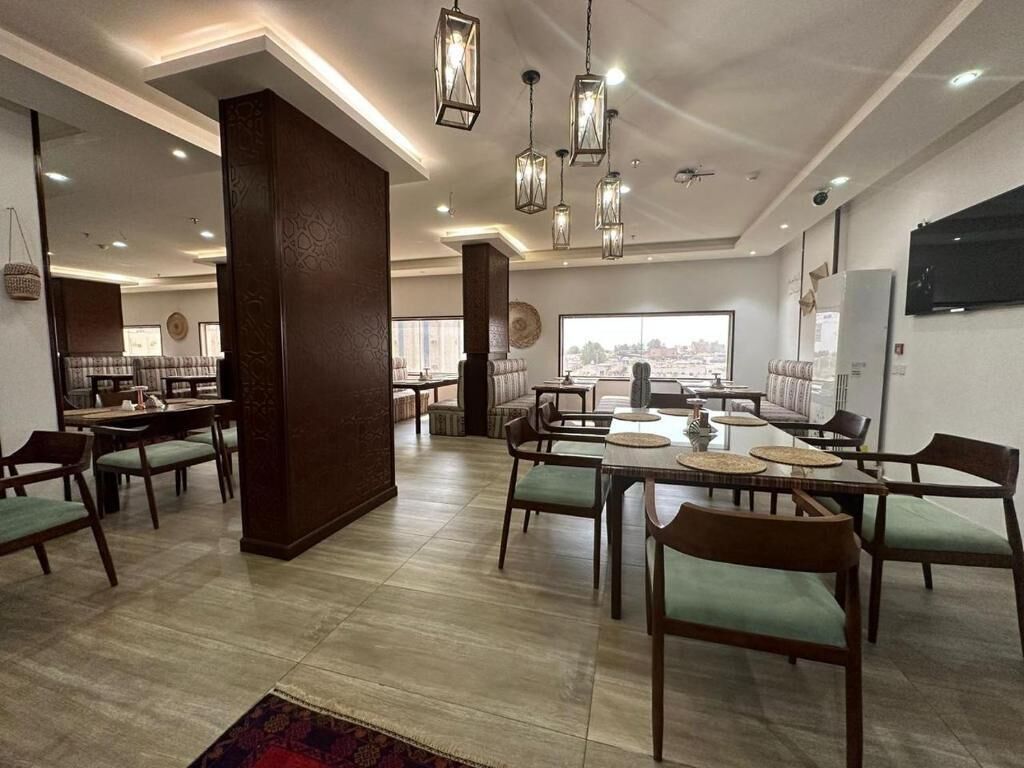 Makarim Palm Hotel 2*