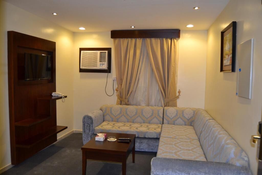 Makarim Palm Hotel 2*