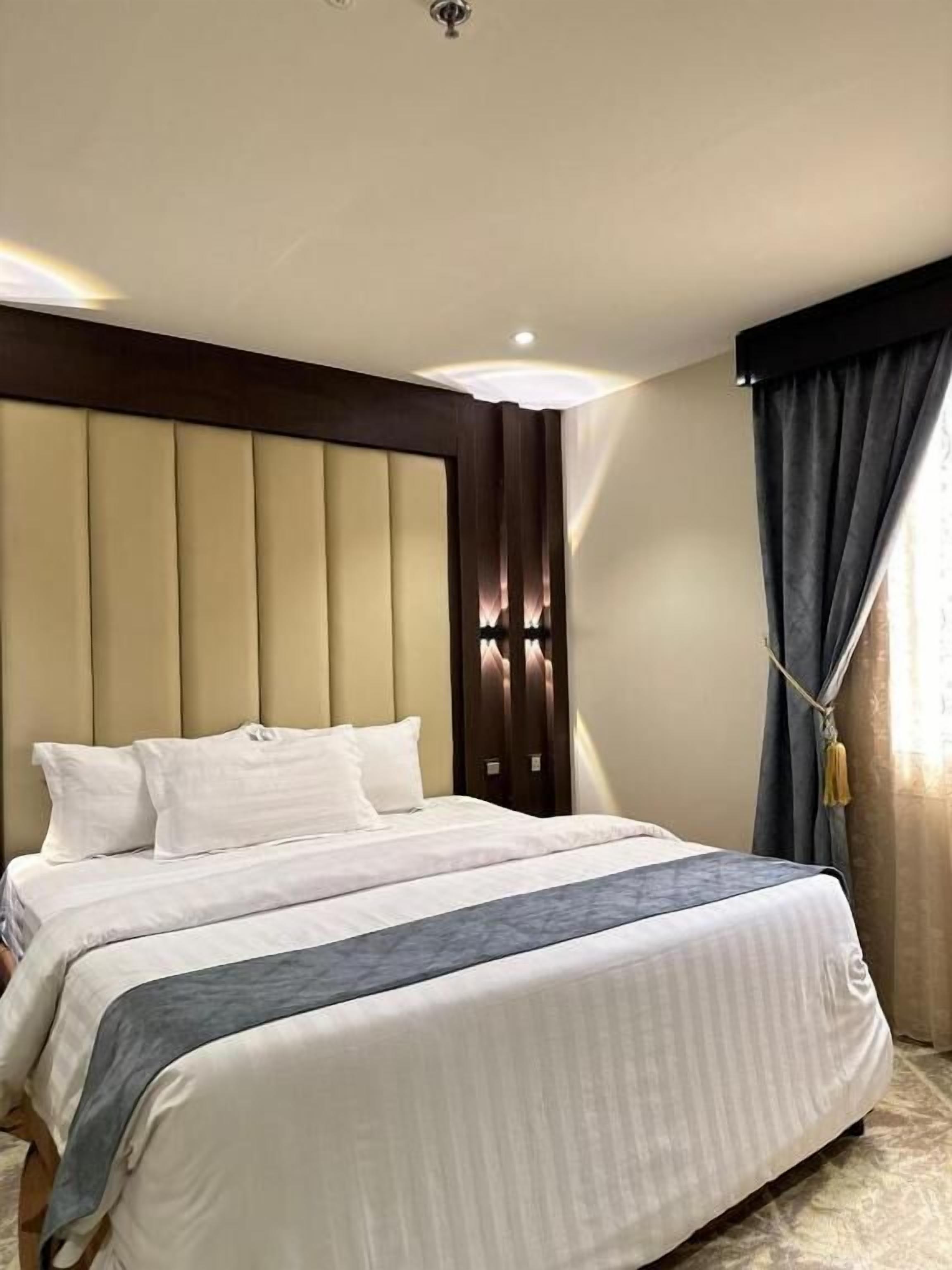 Makarim Palm Hotel 2*