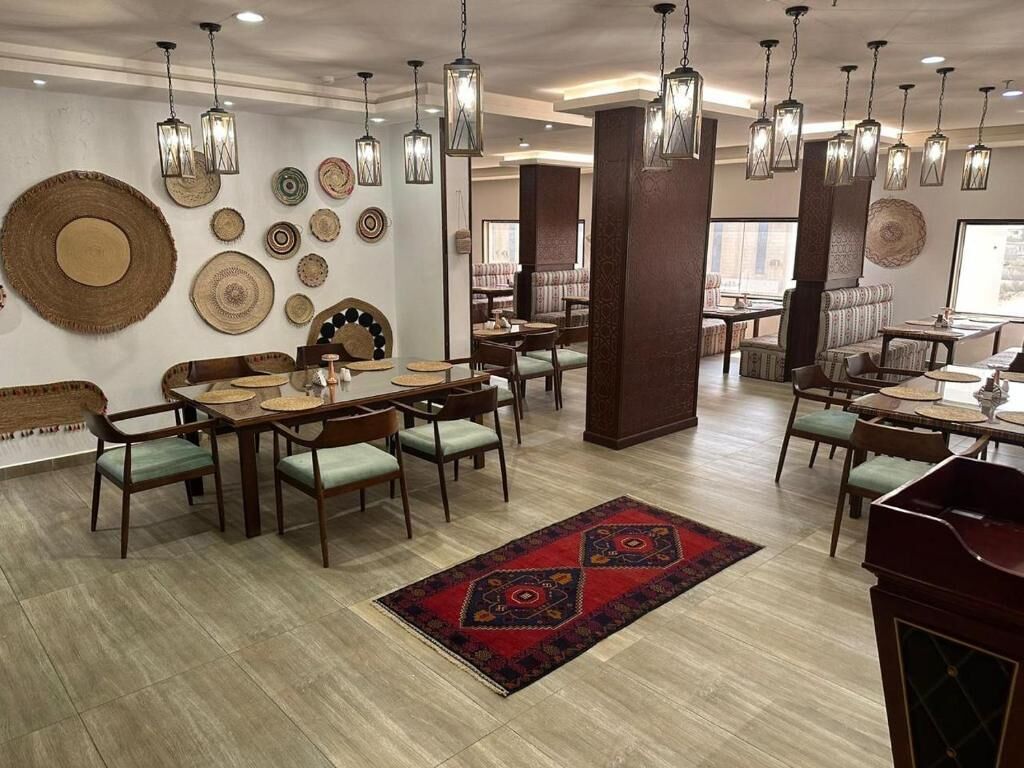 Makarim Palm Hotel 2*