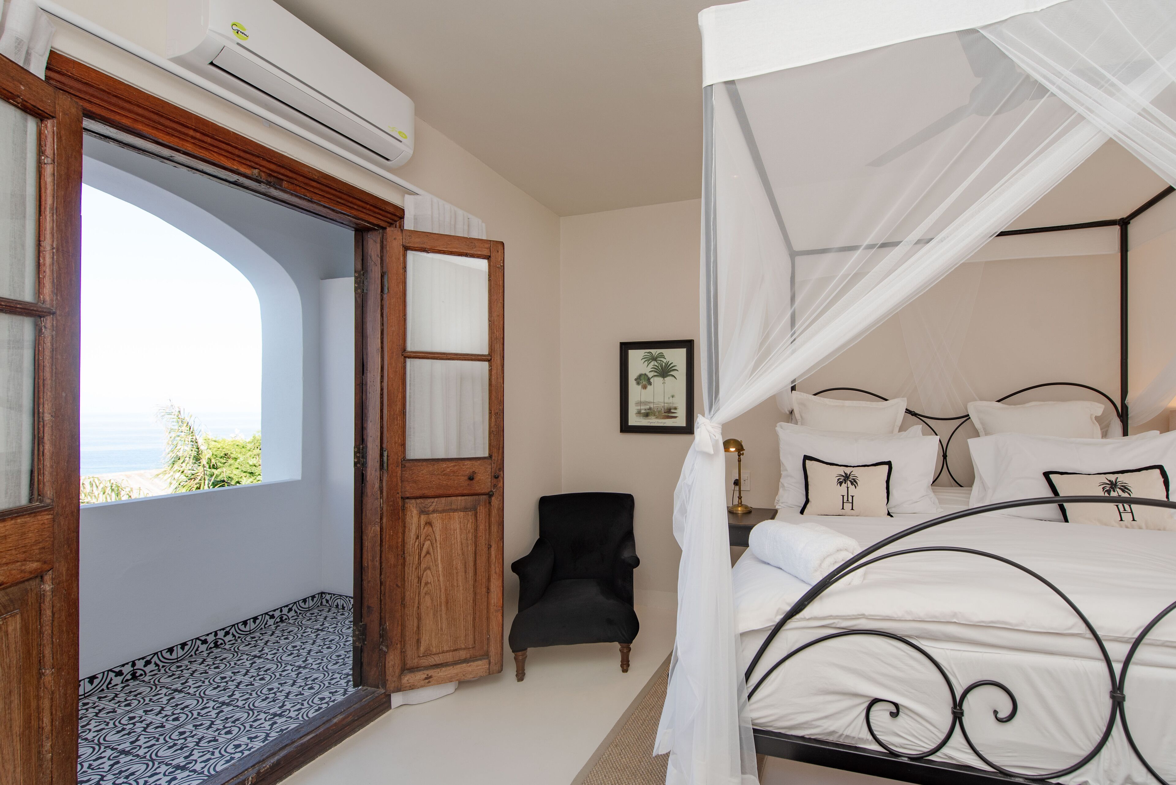 The Ivory Haus 4*