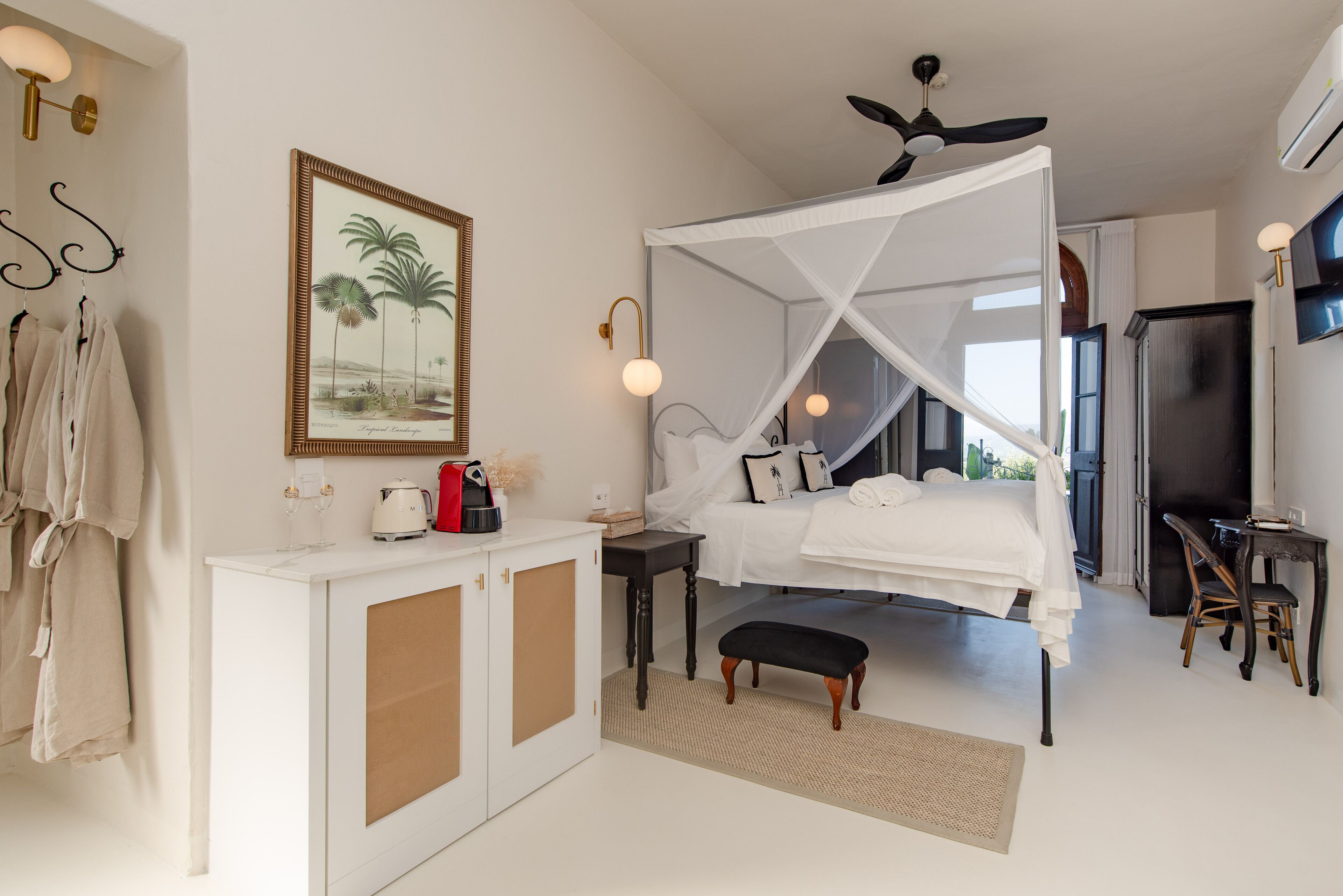 The Ivory Haus 4*