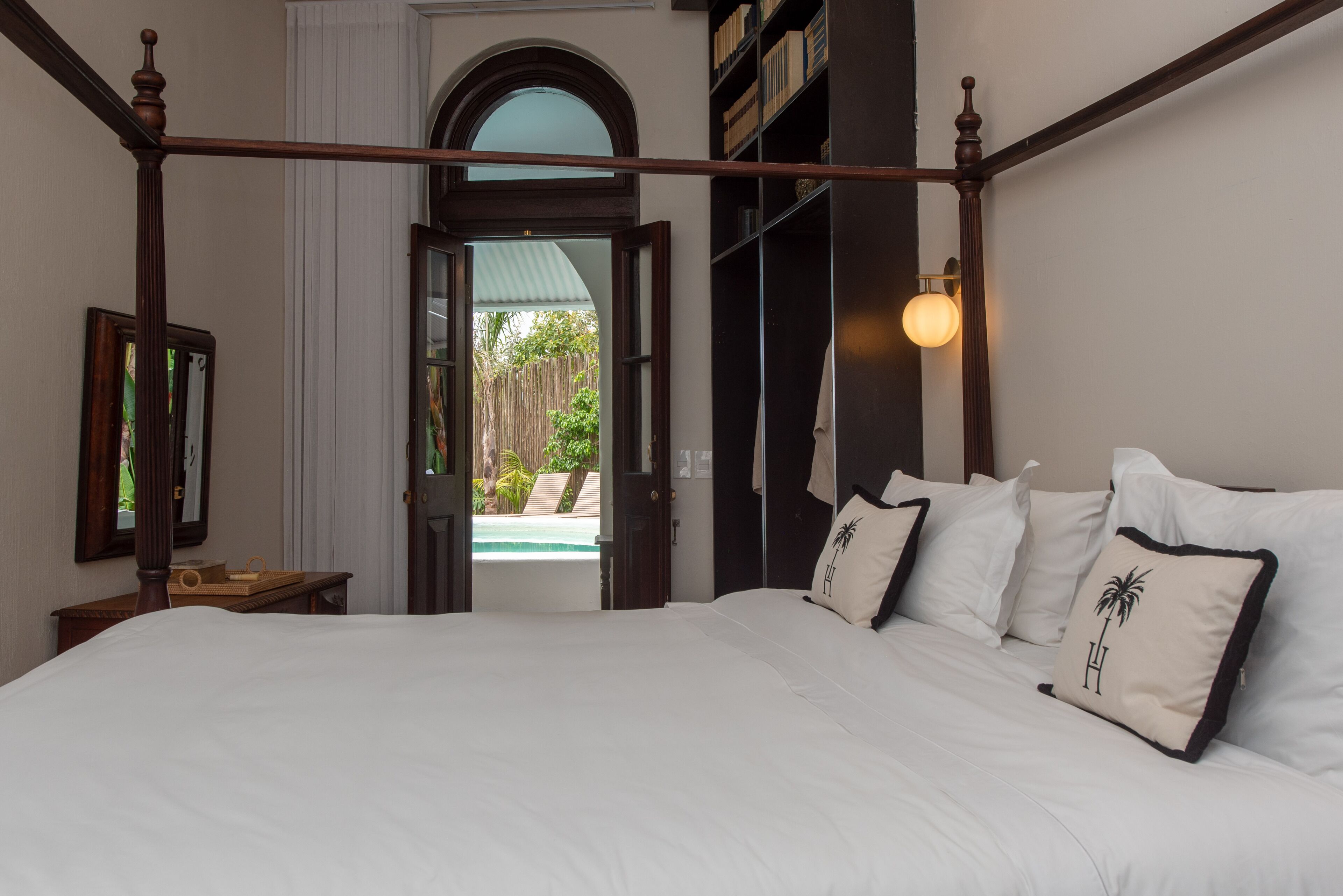 The Ivory Haus 4*