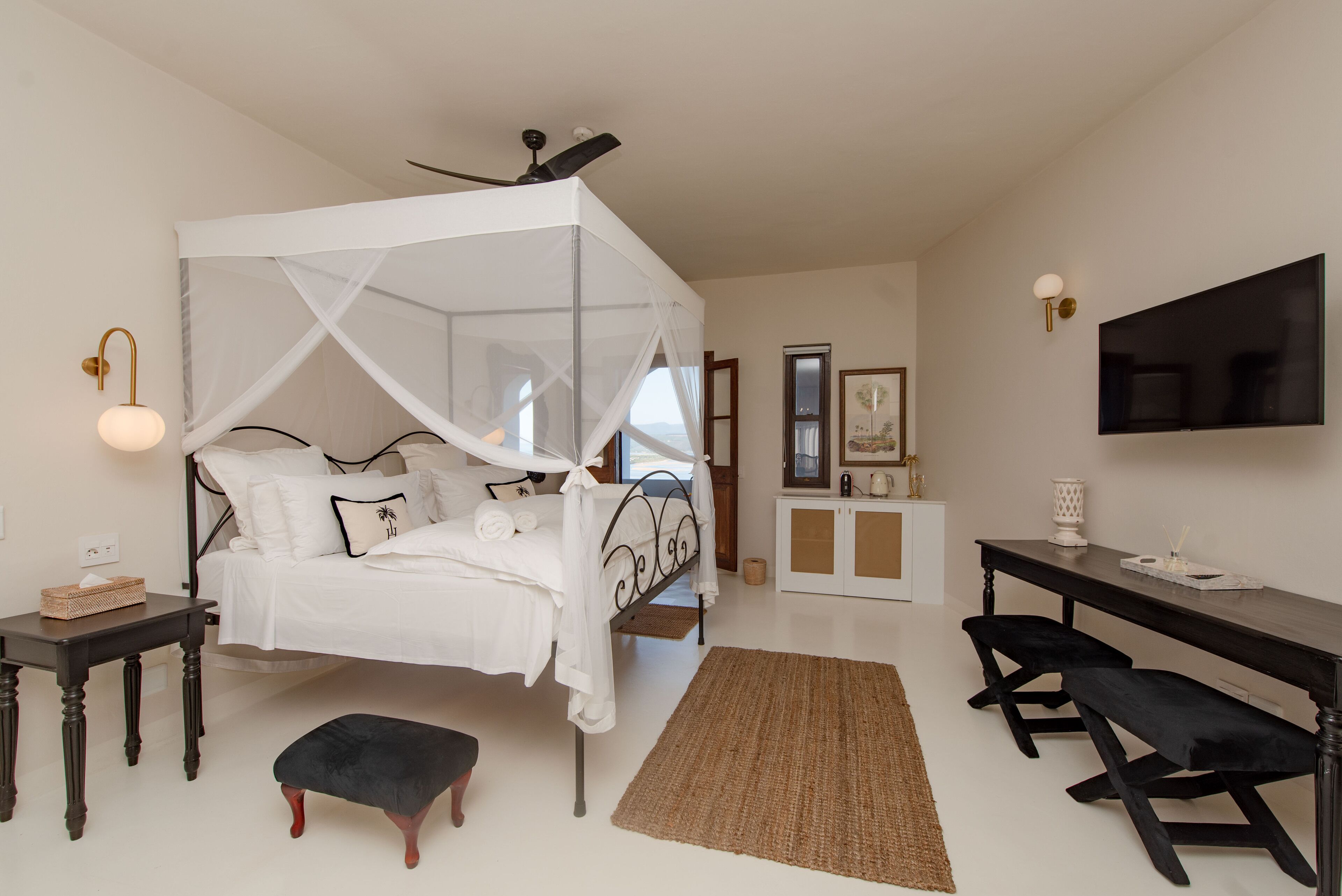 The Ivory Haus 4*