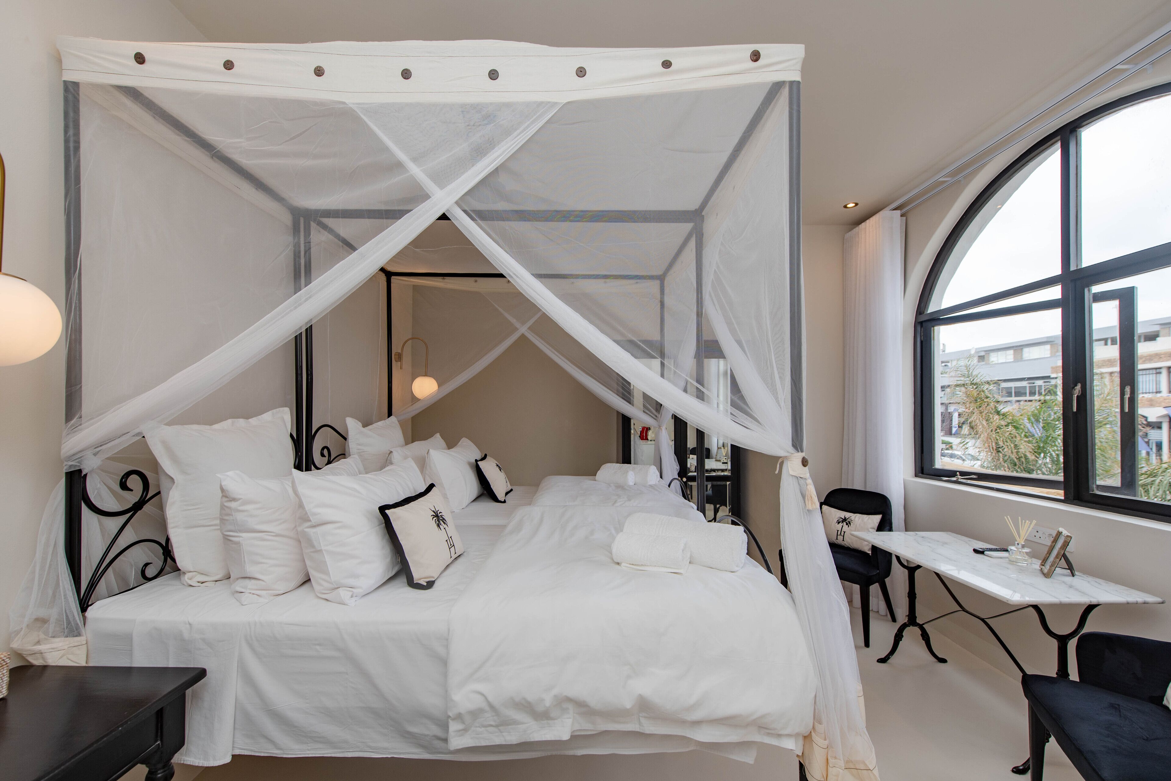 The Ivory Haus 4*