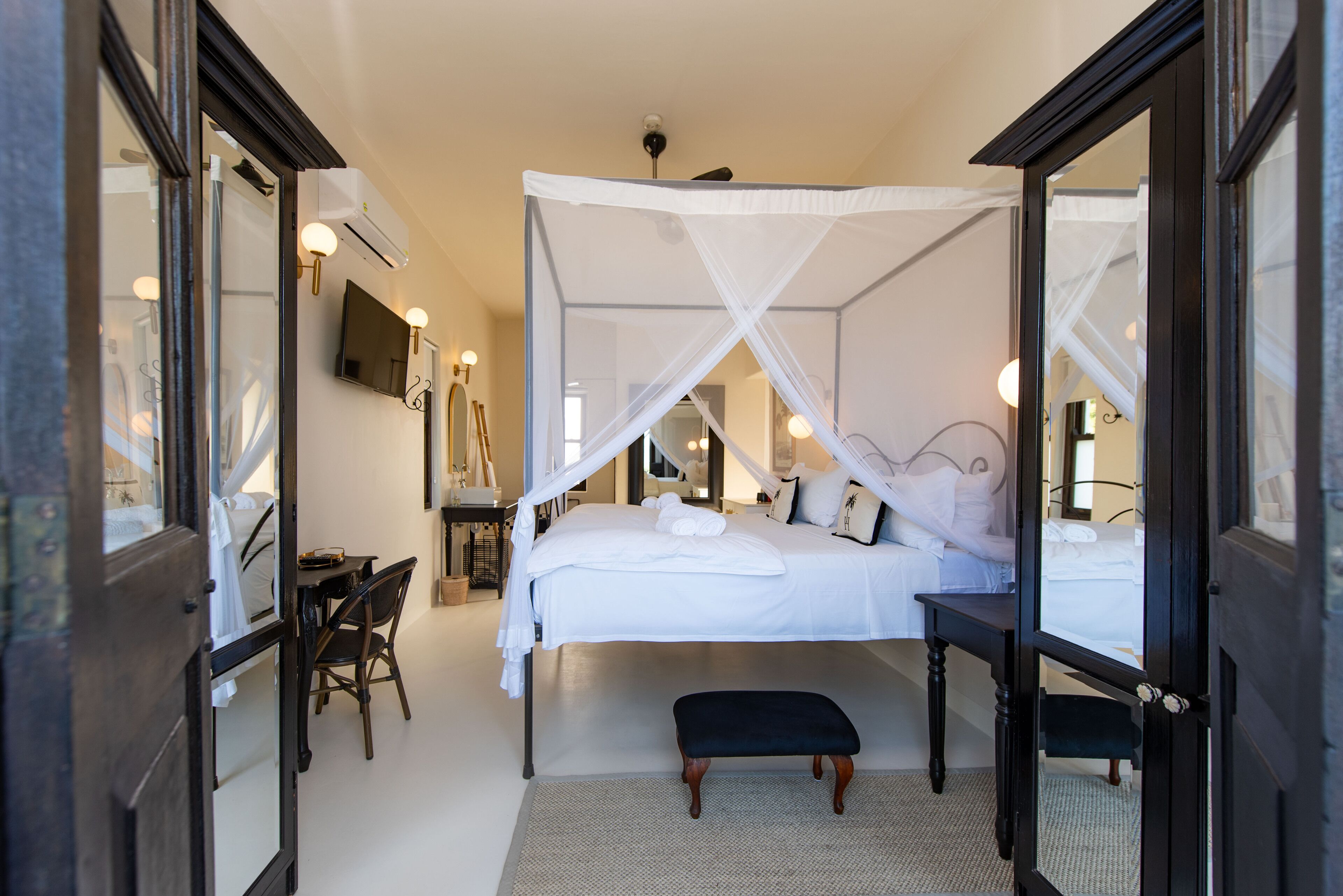 The Ivory Haus 4*