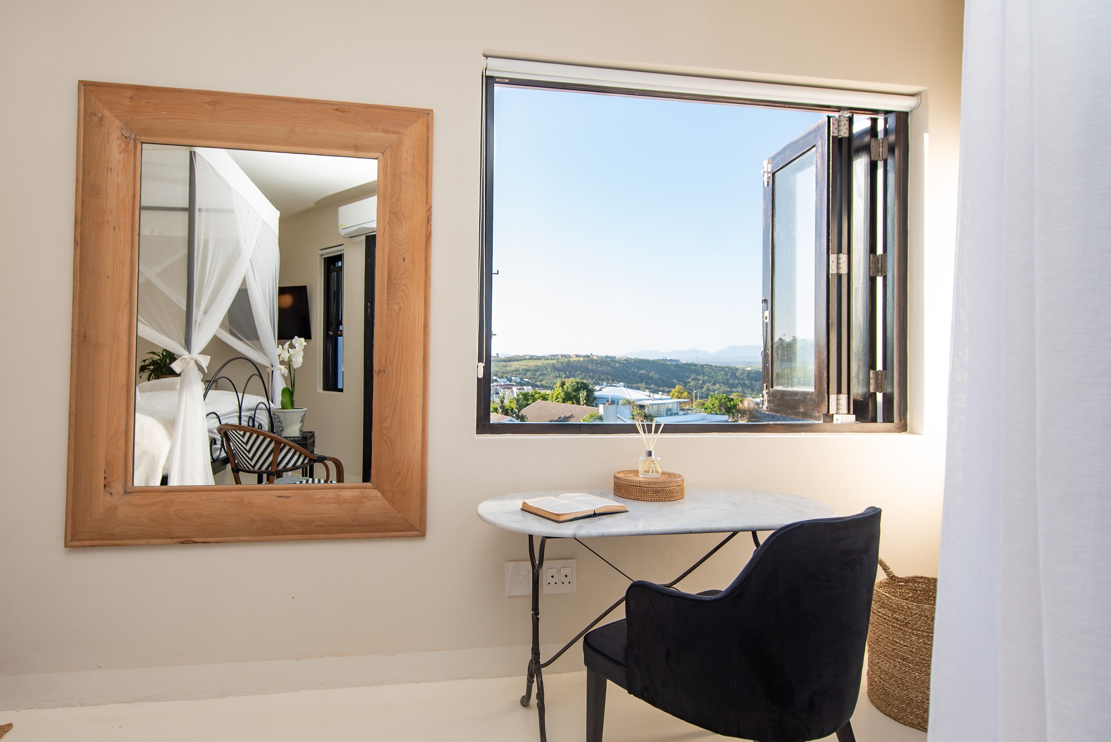 The Ivory Haus 4*