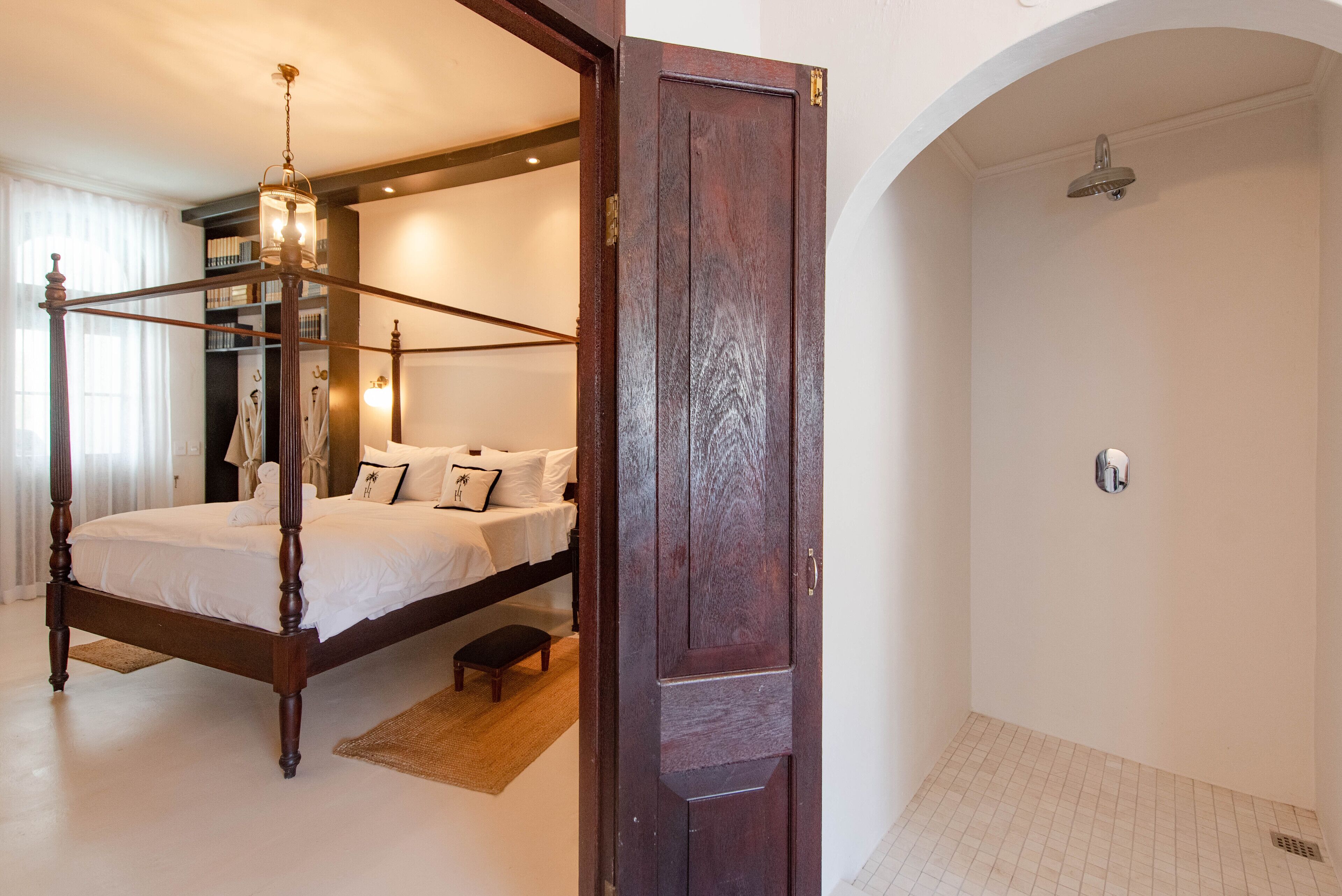 The Ivory Haus 4*