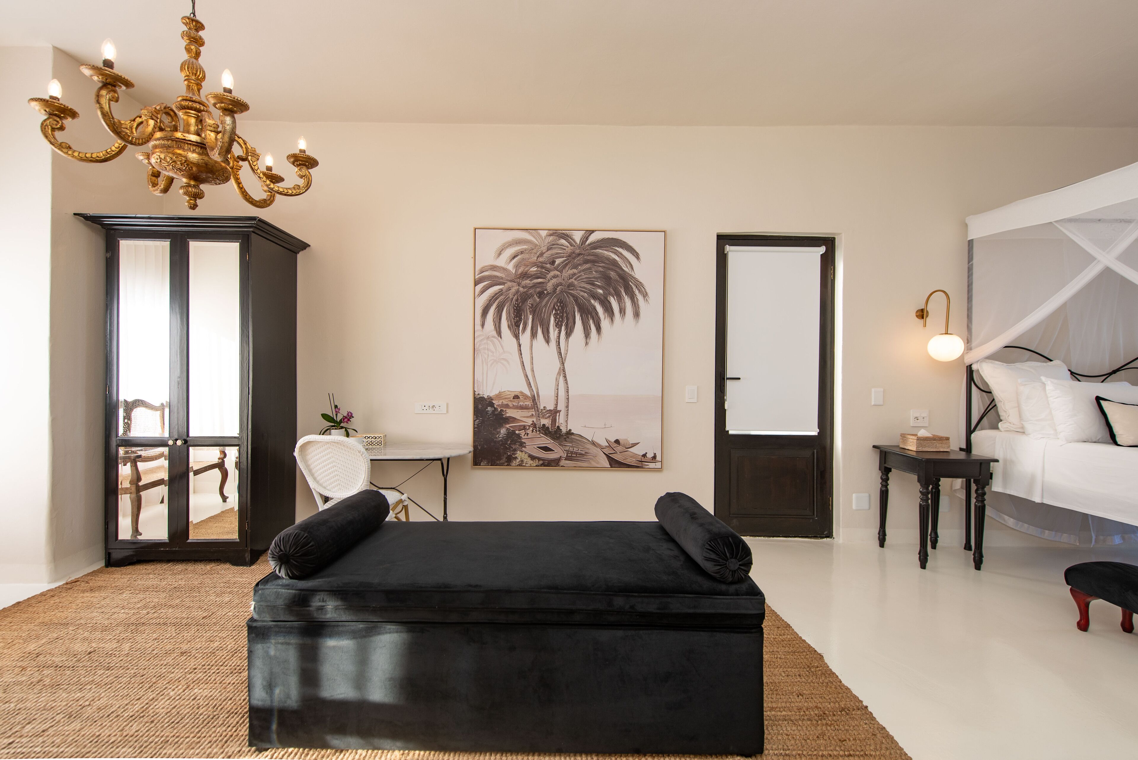 The Ivory Haus 4*