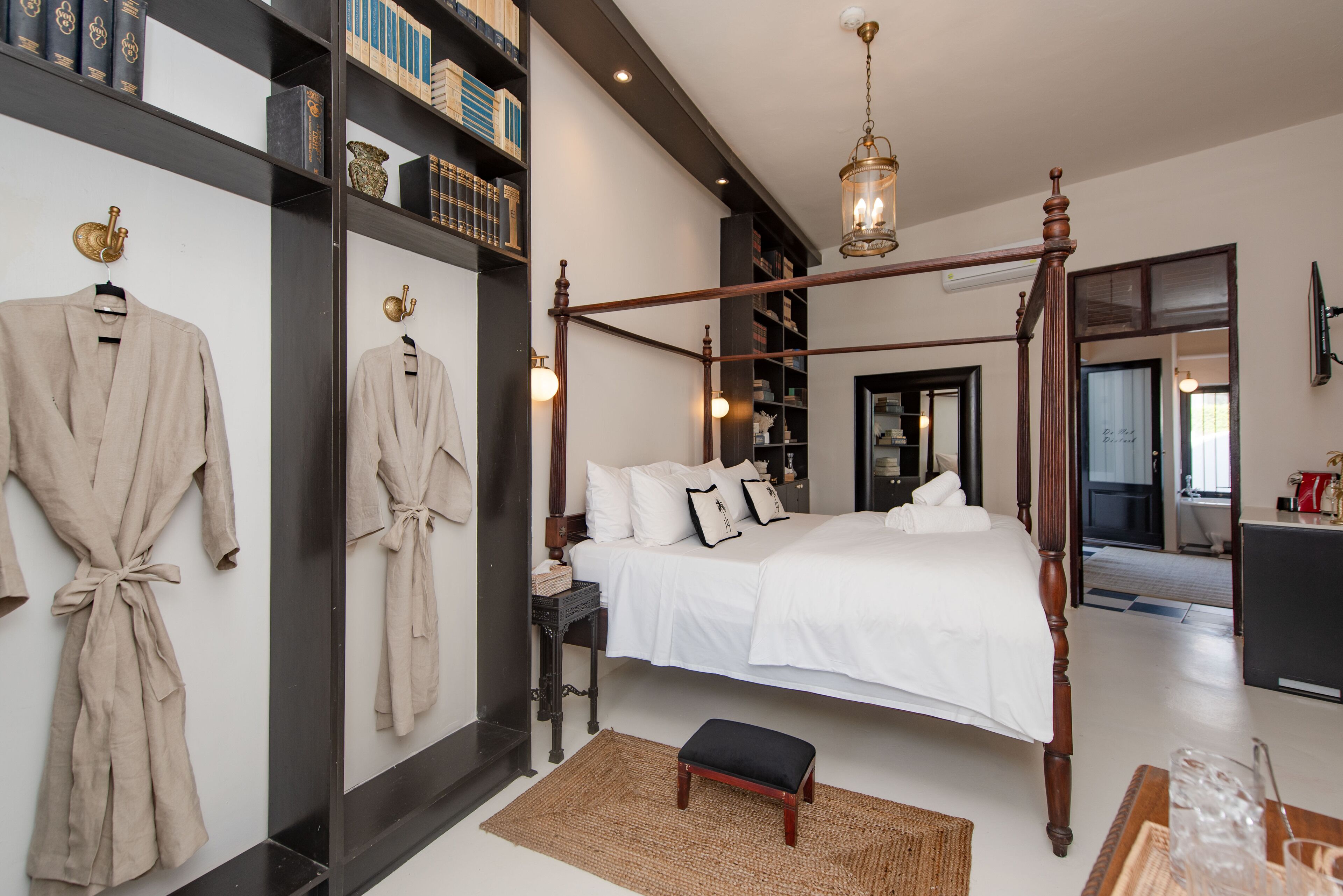 The Ivory Haus 4*