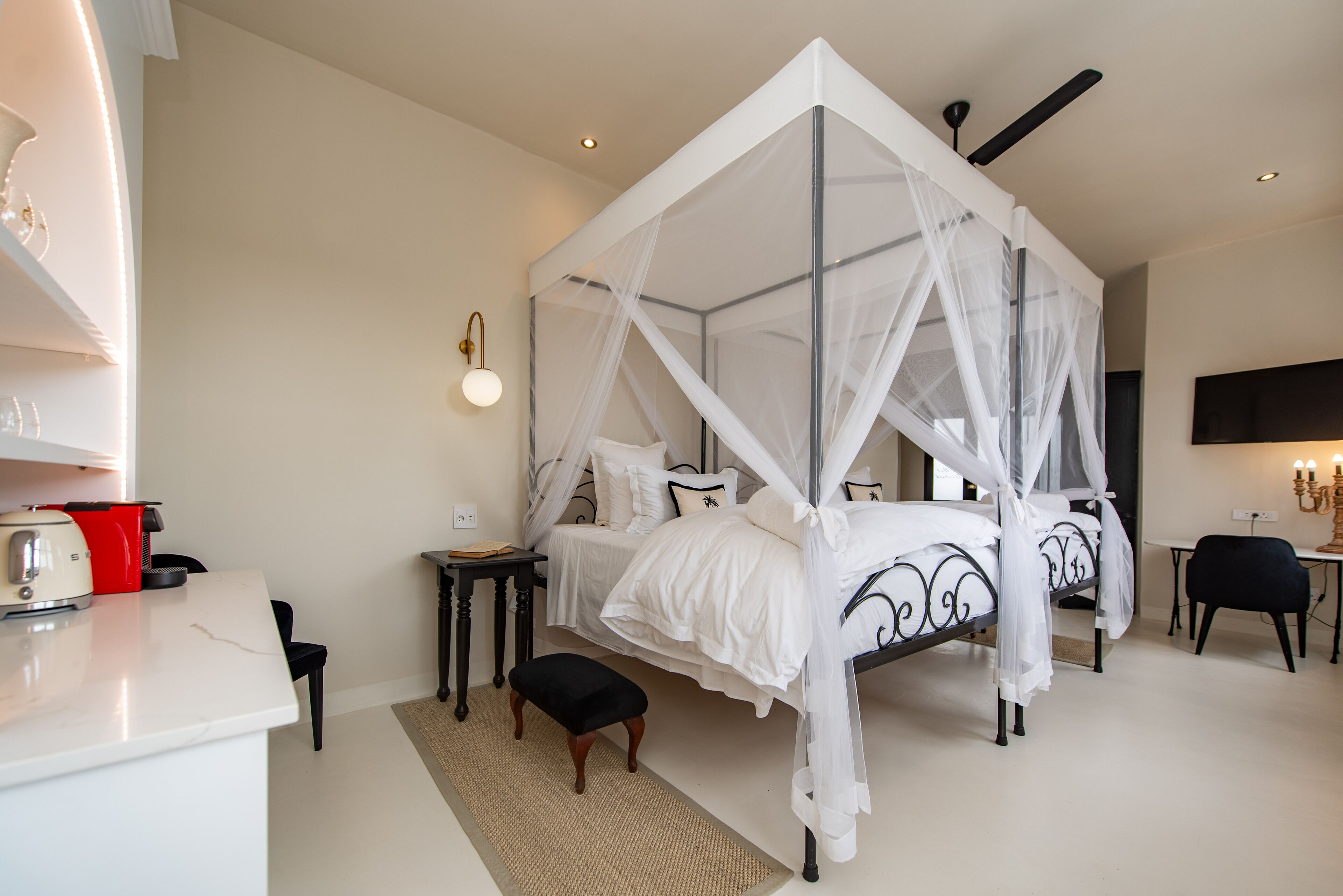 The Ivory Haus 4*