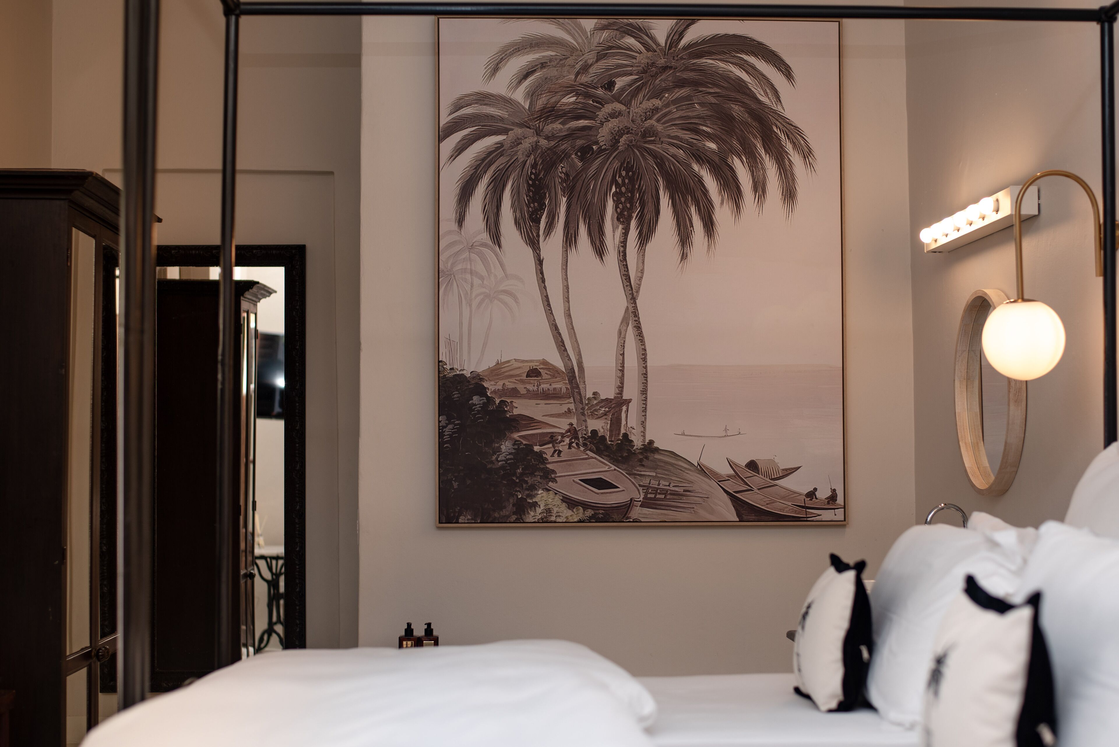 The Ivory Haus 4*