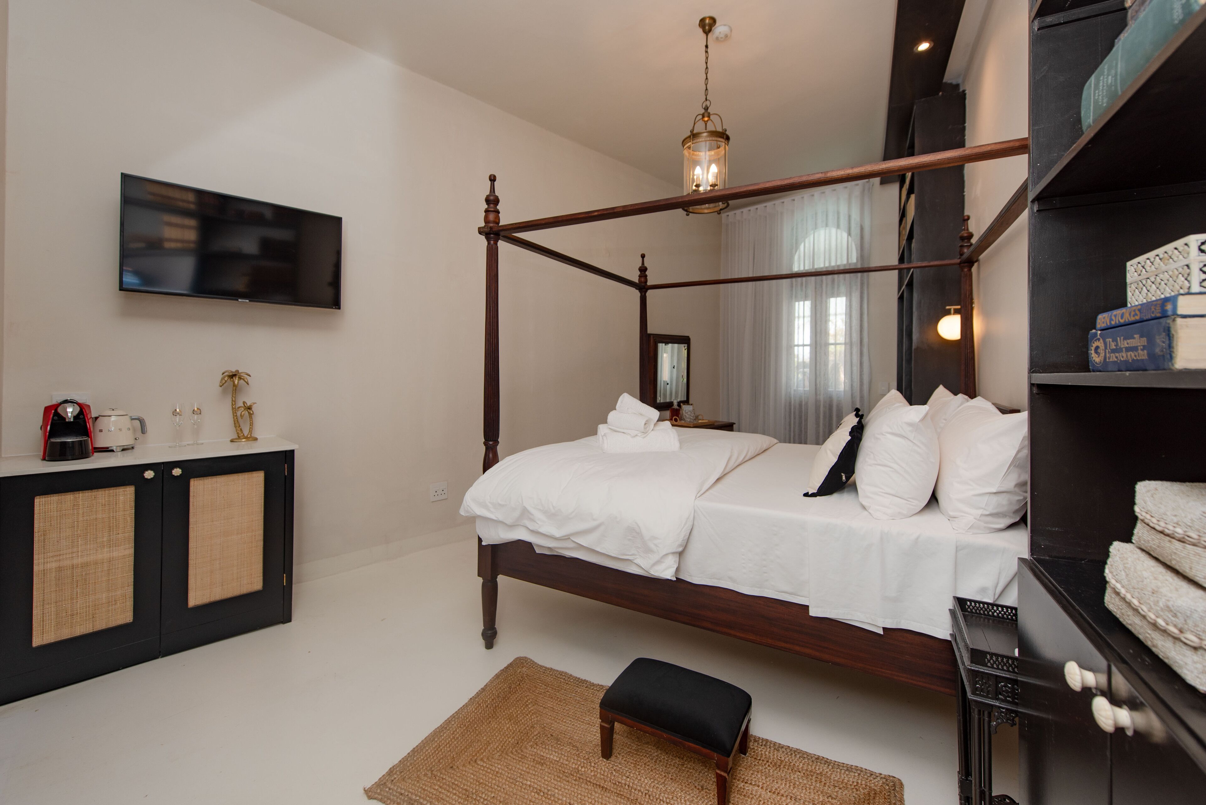 The Ivory Haus 4*