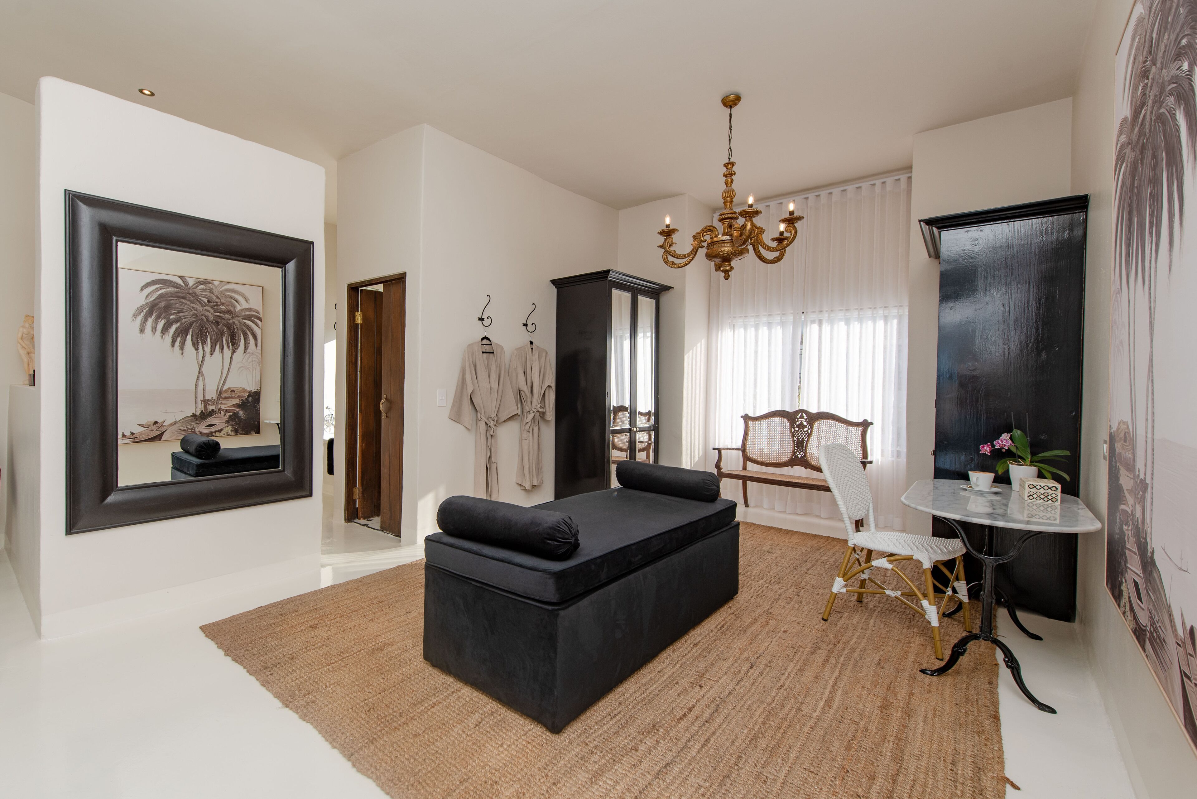 The Ivory Haus 4*