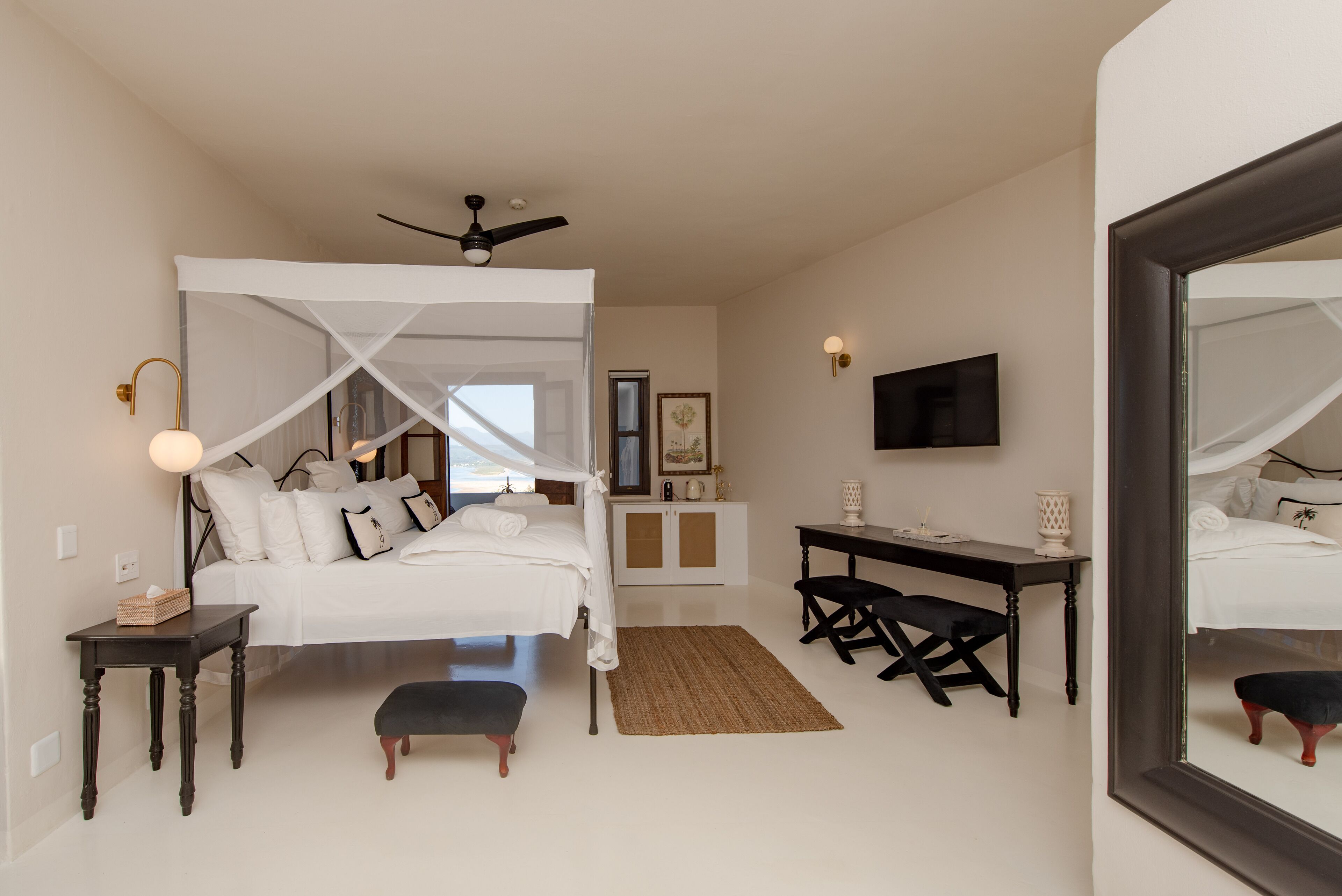 The Ivory Haus 4*