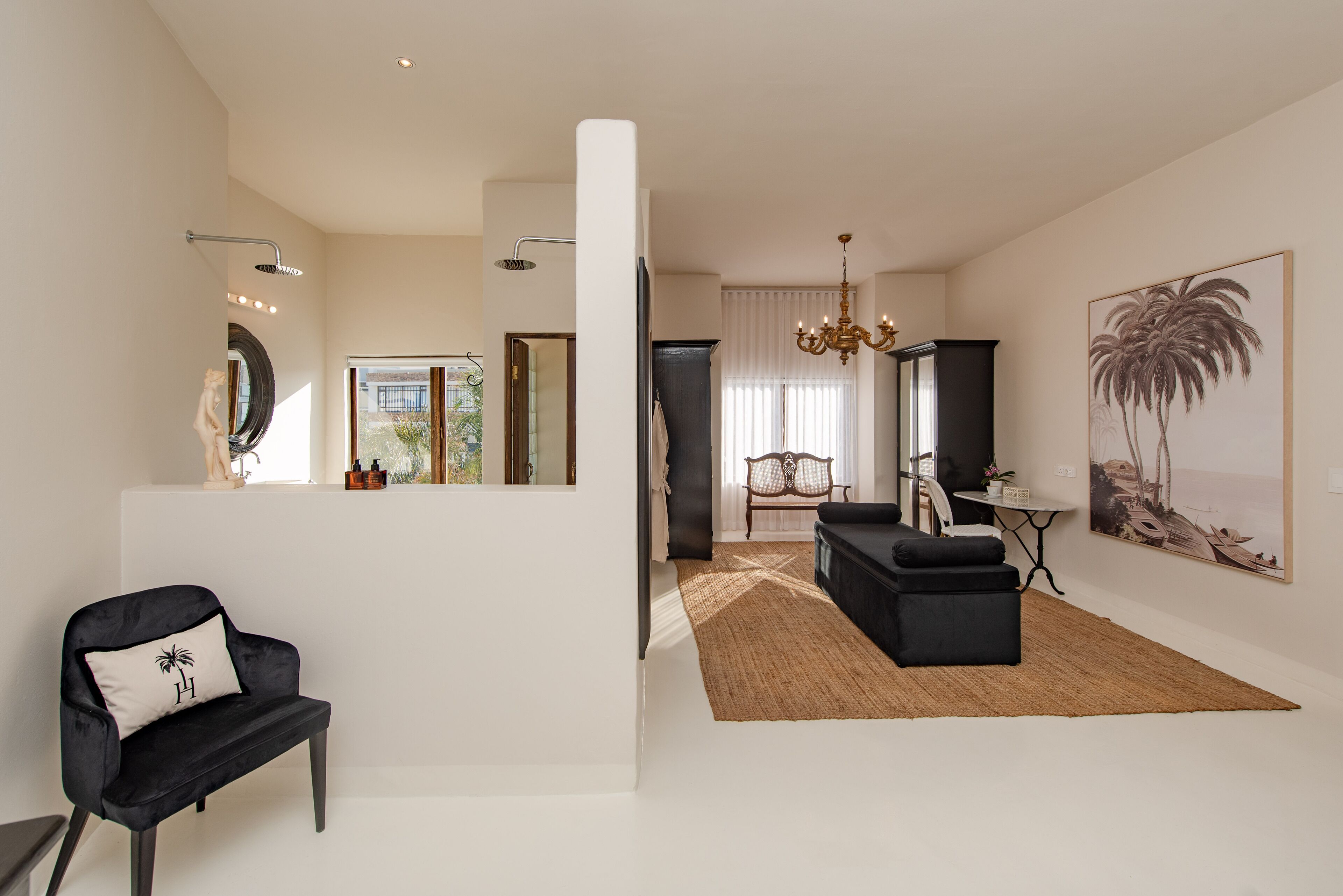 The Ivory Haus 4*
