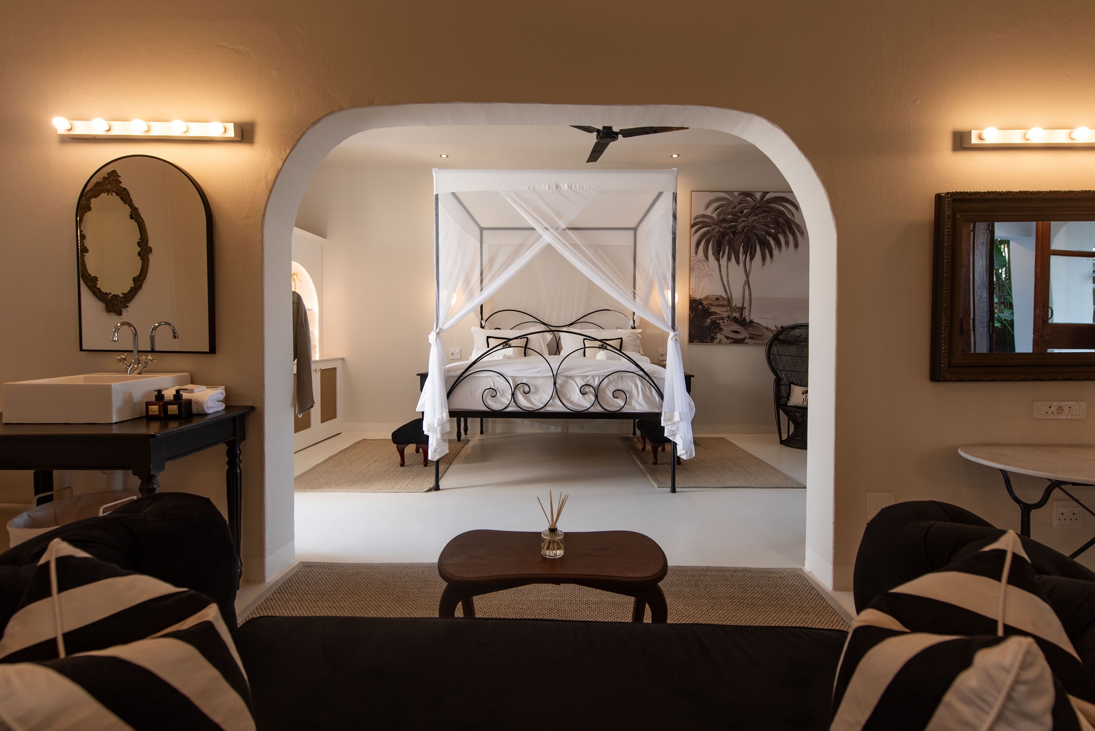 The Ivory Haus 4*