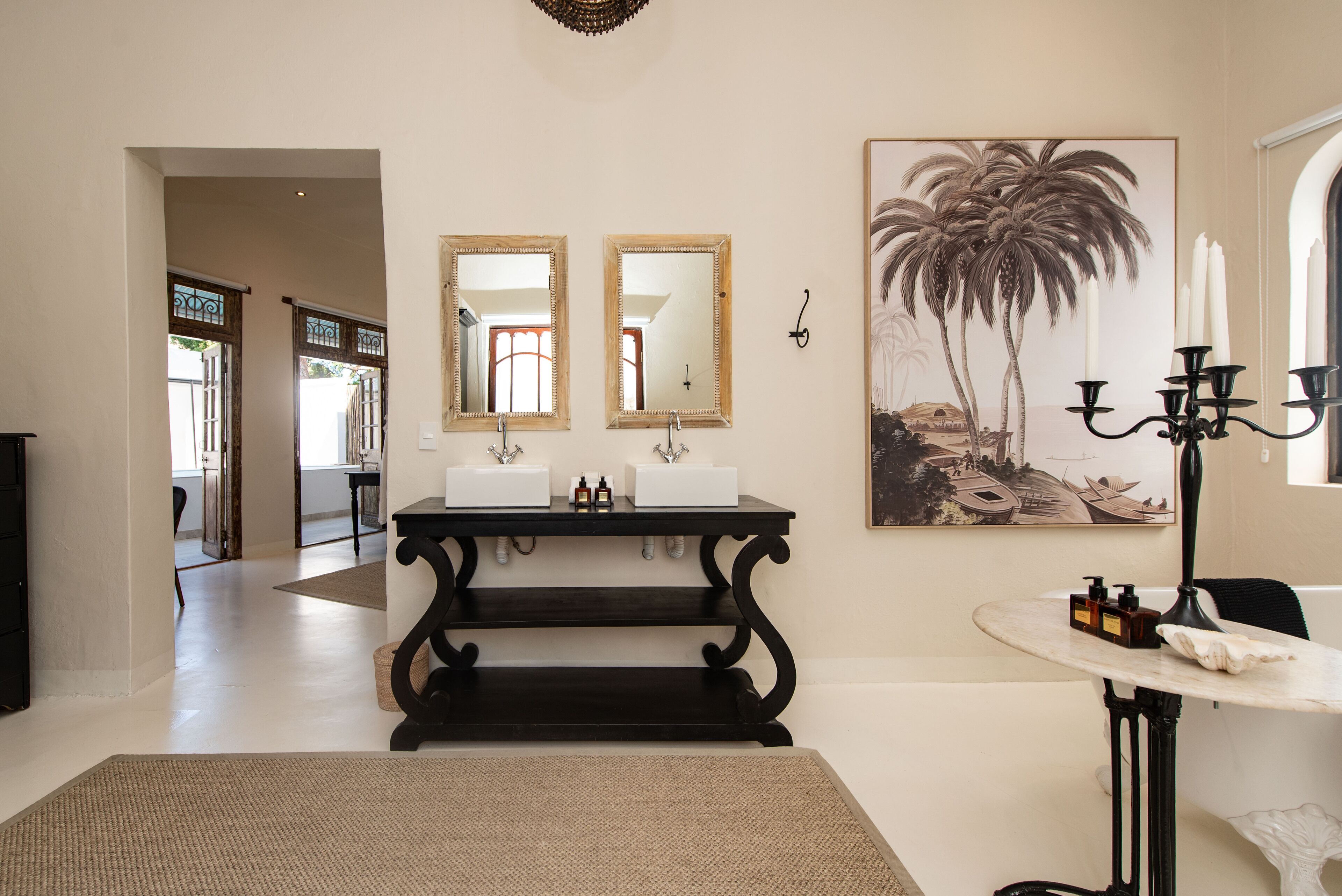 The Ivory Haus 4*