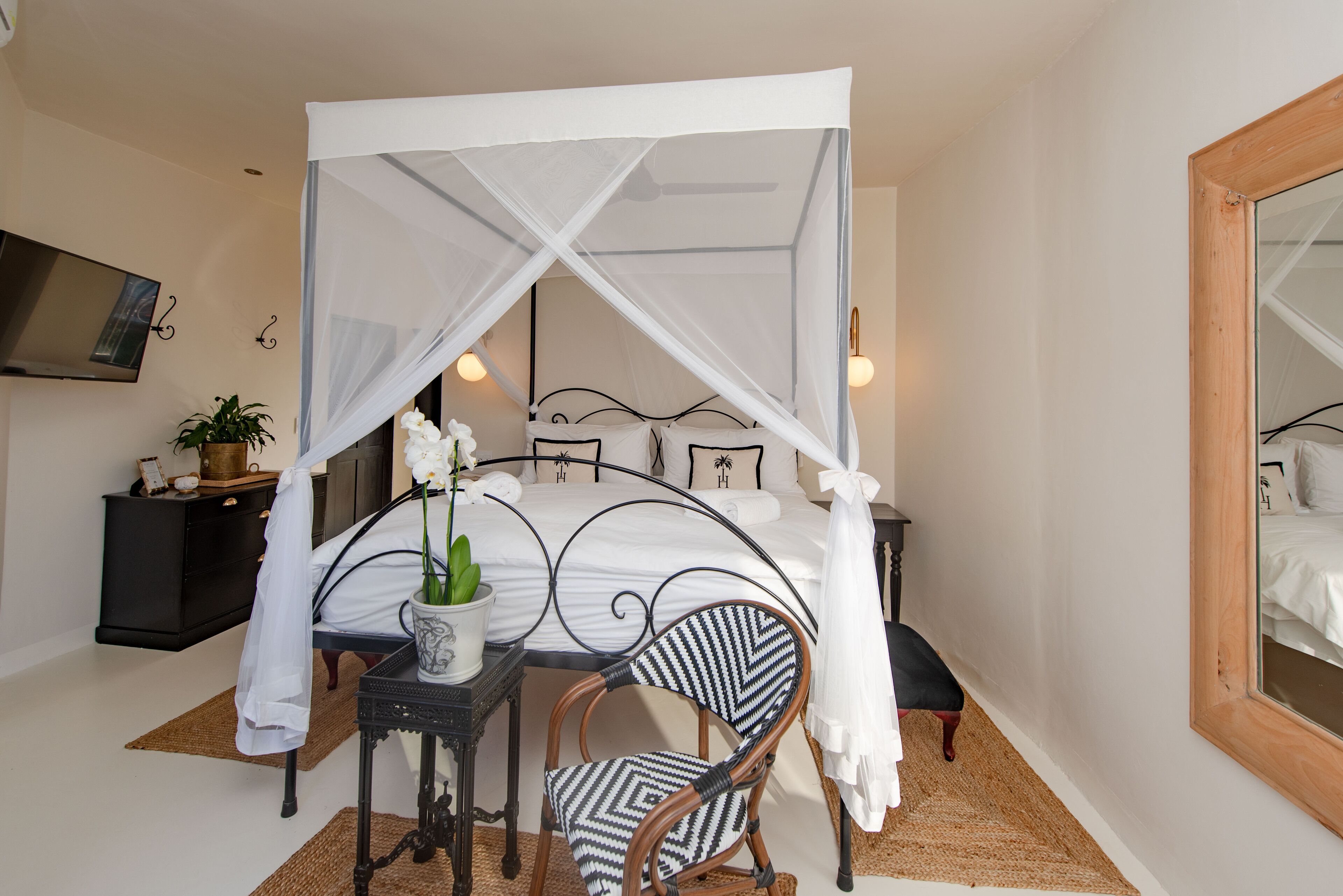The Ivory Haus 4*