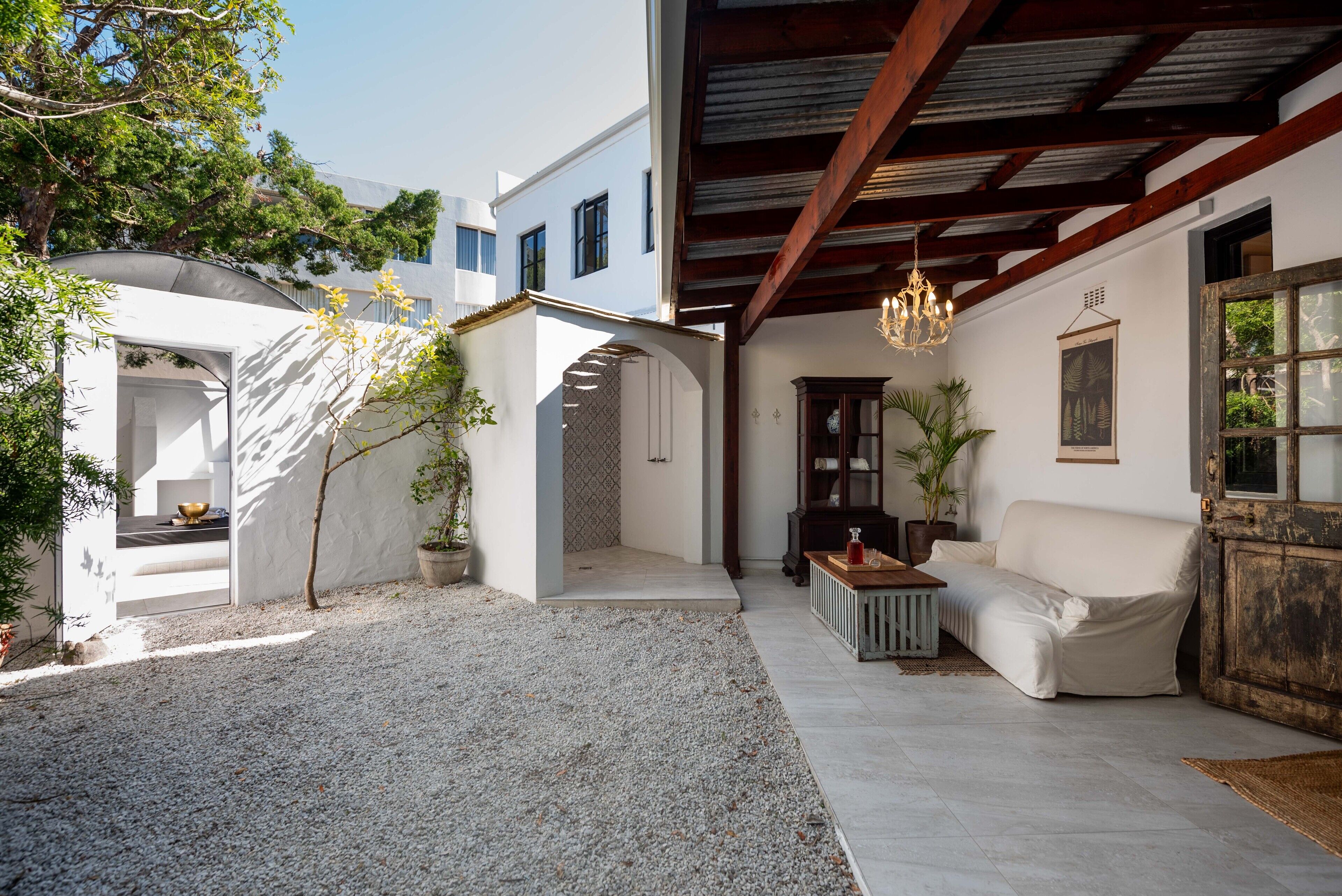 The Ivory Haus 4*