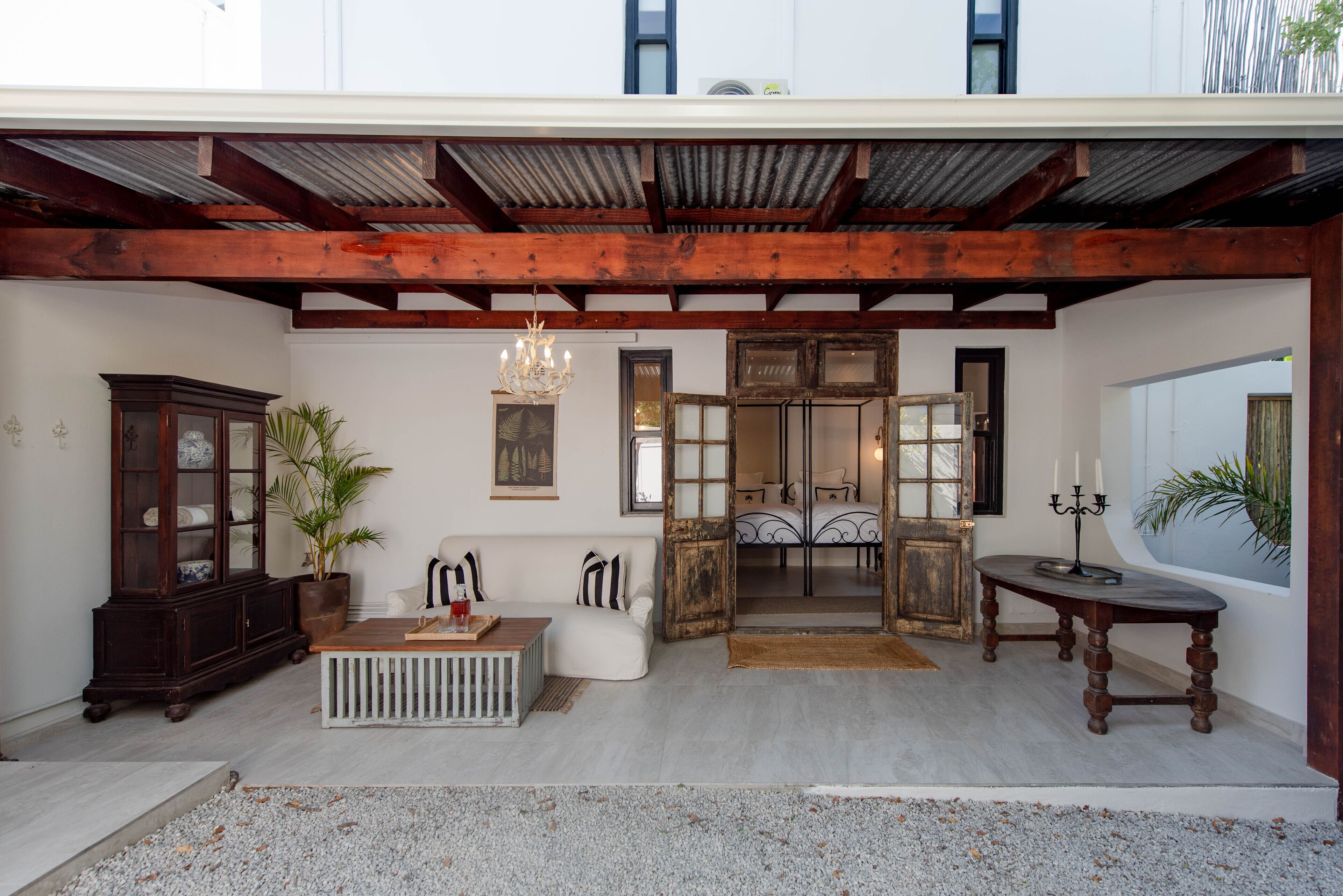 The Ivory Haus 4*