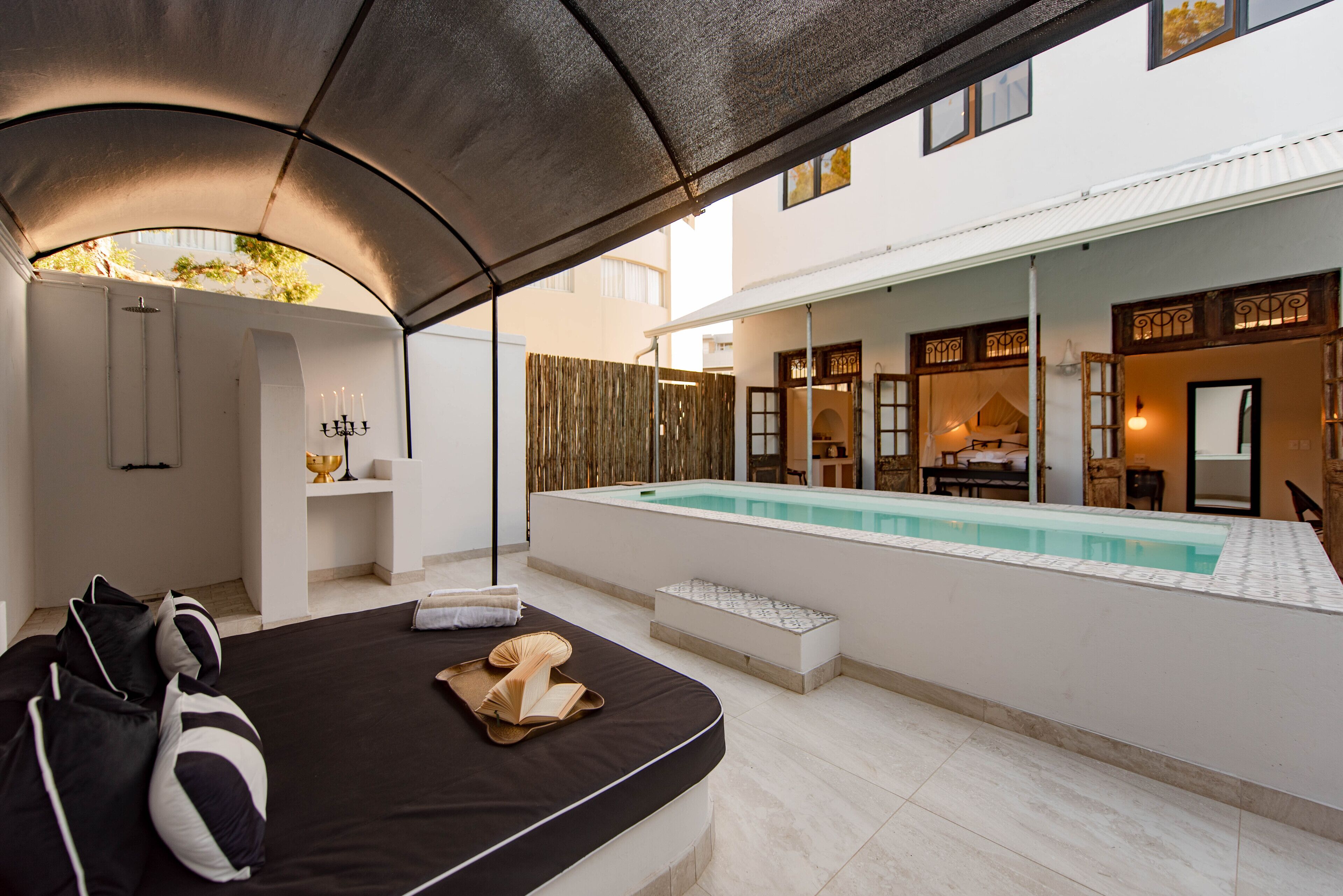 The Ivory Haus 4*