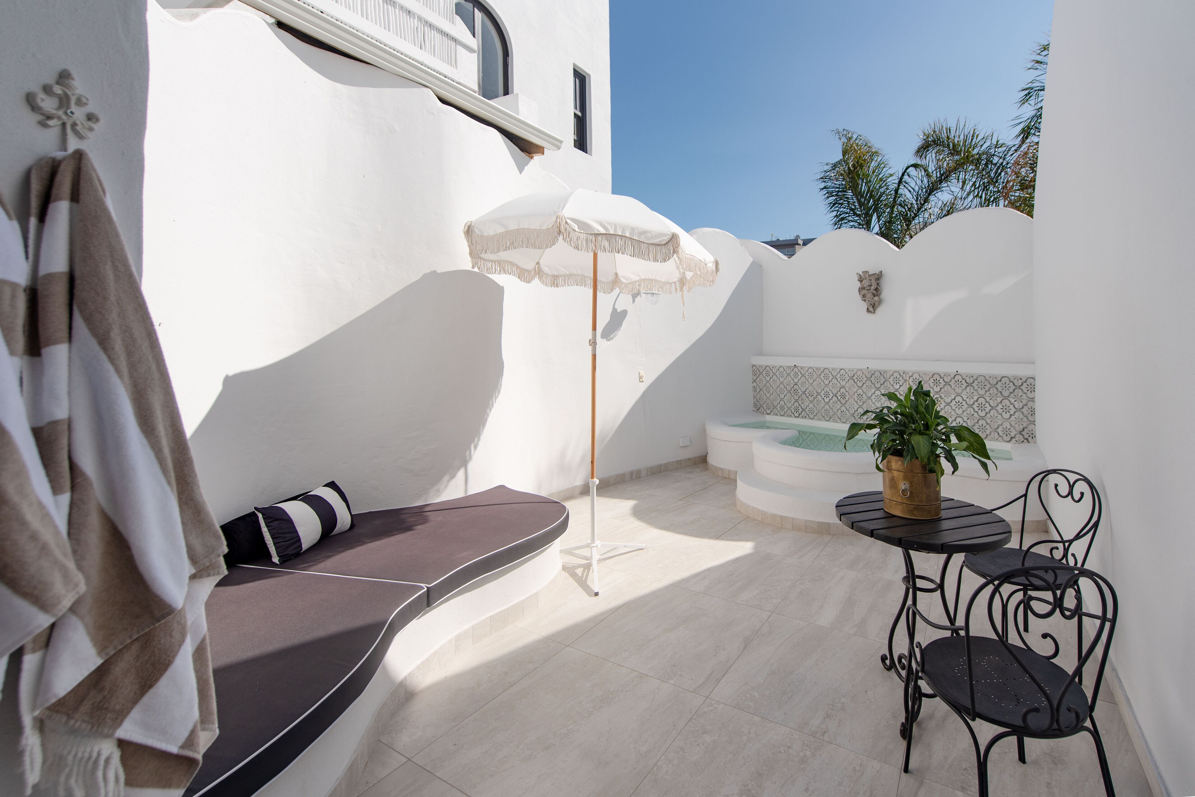 The Ivory Haus 4*