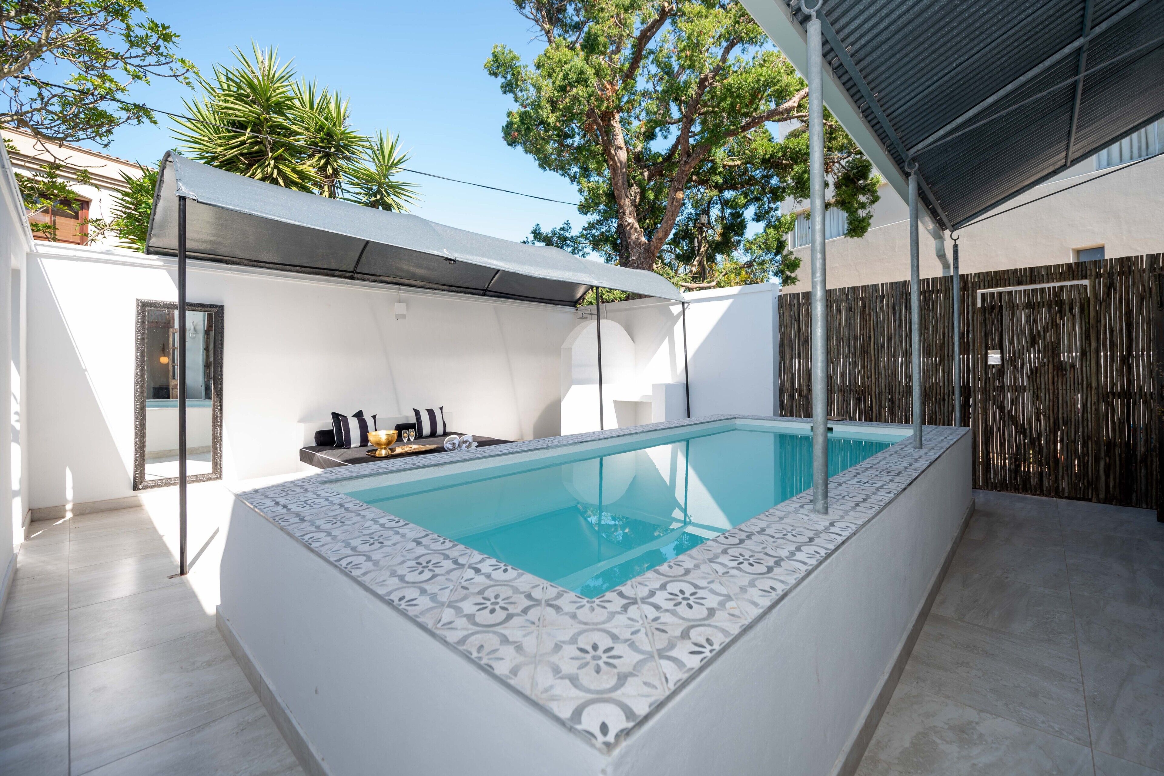 The Ivory Haus 4*