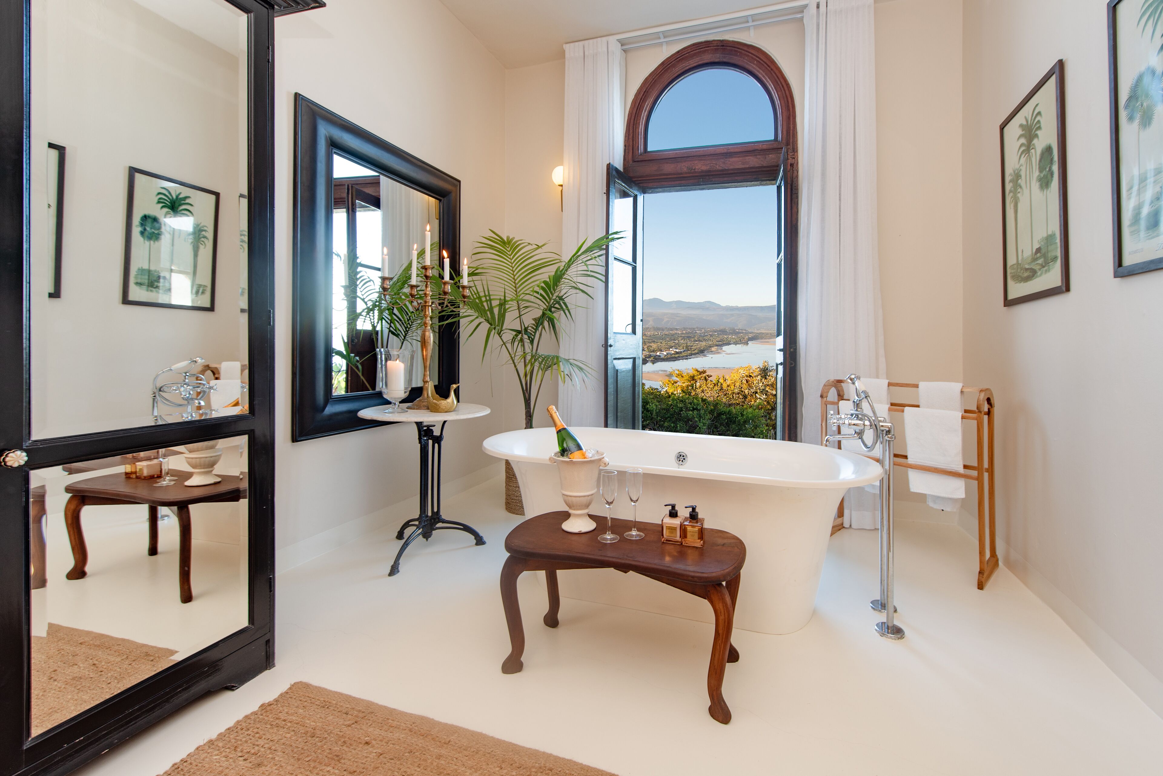 The Ivory Haus 4*