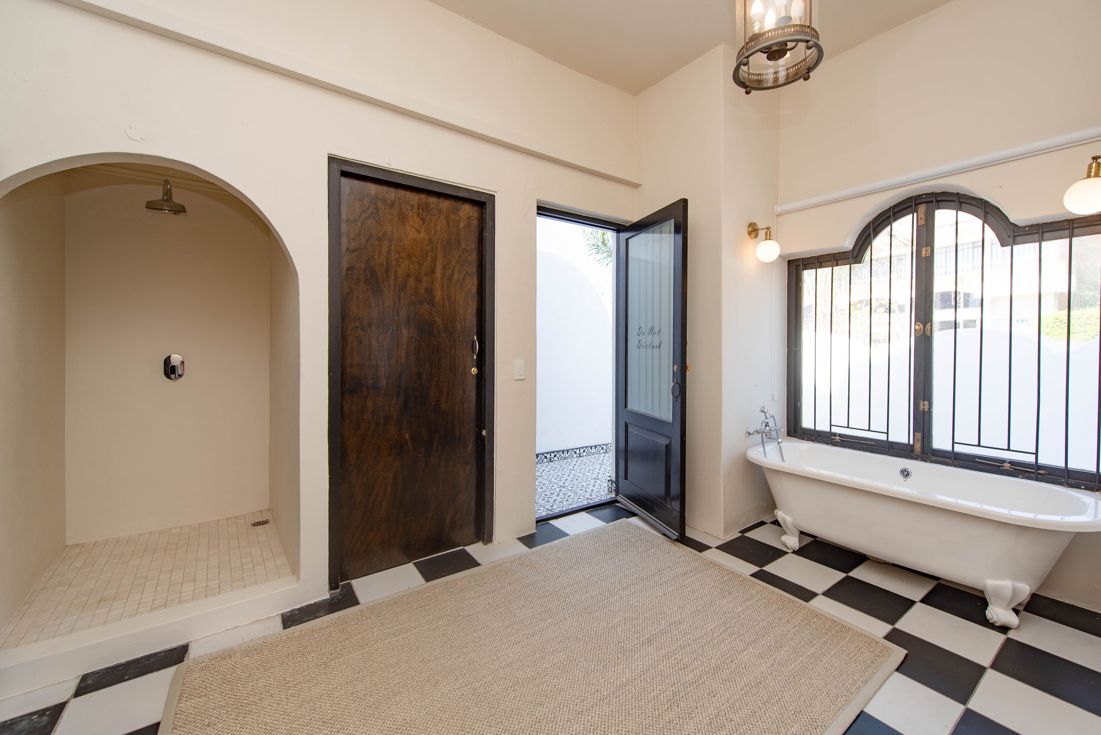 The Ivory Haus 4*