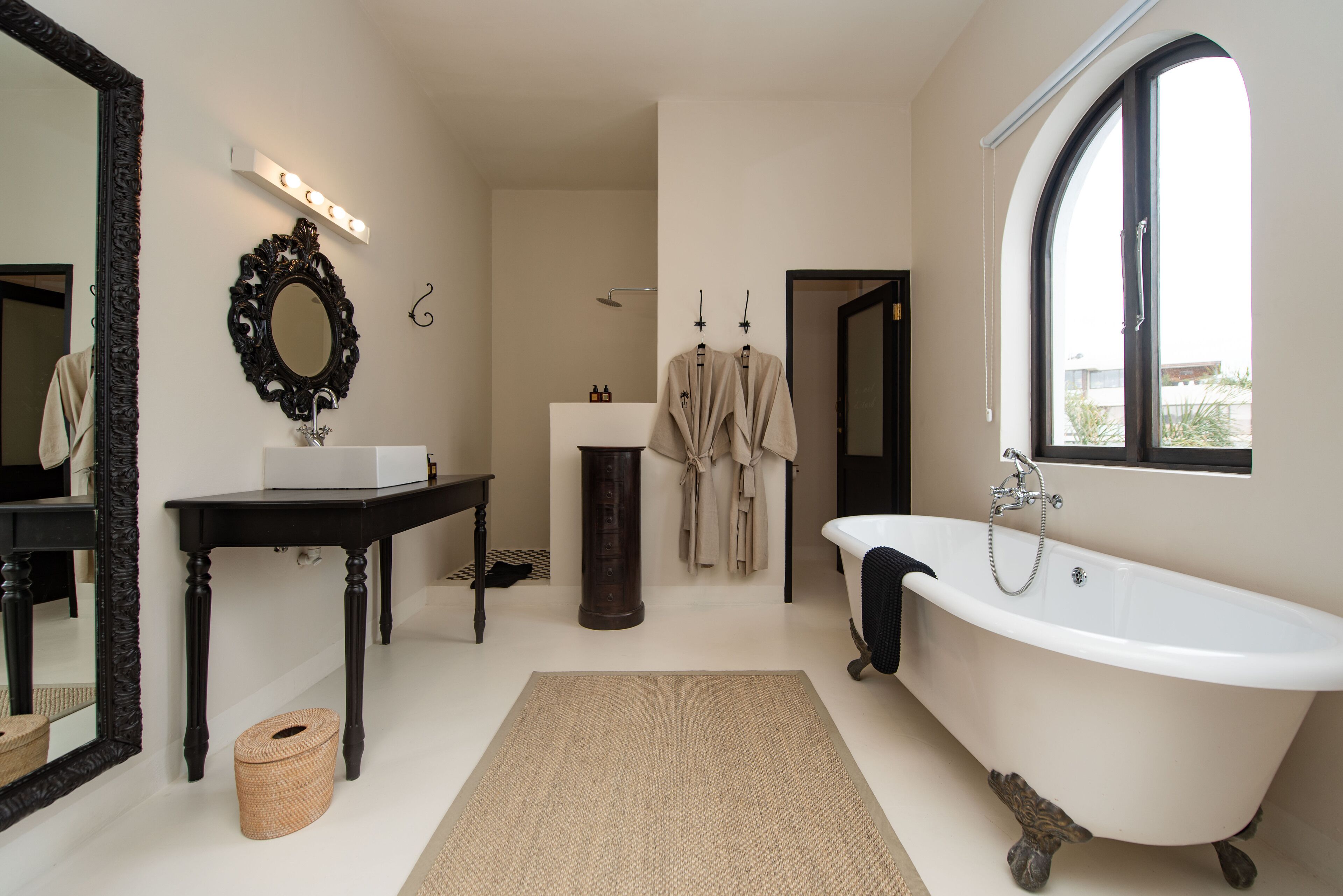 The Ivory Haus 4*