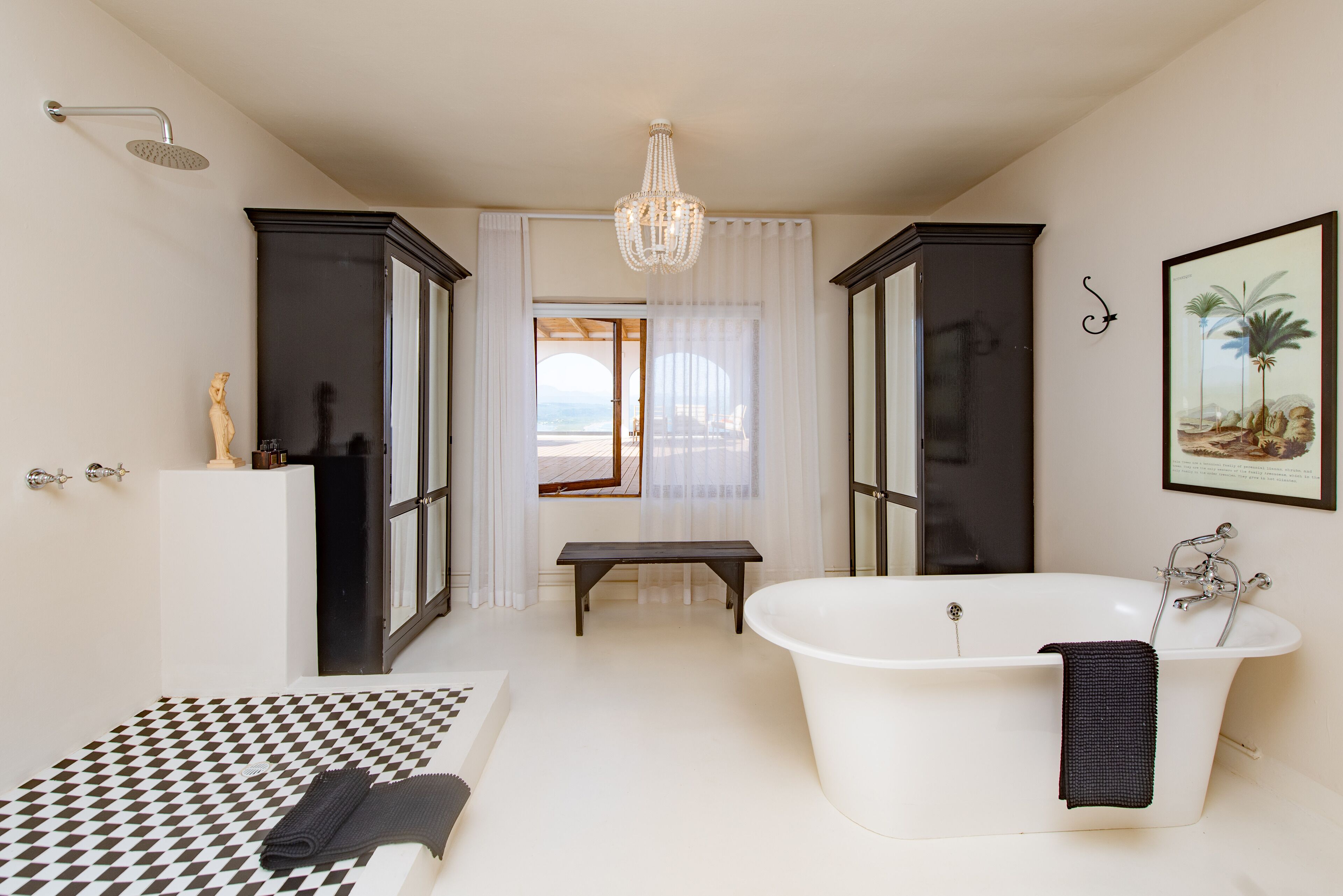 The Ivory Haus 4*