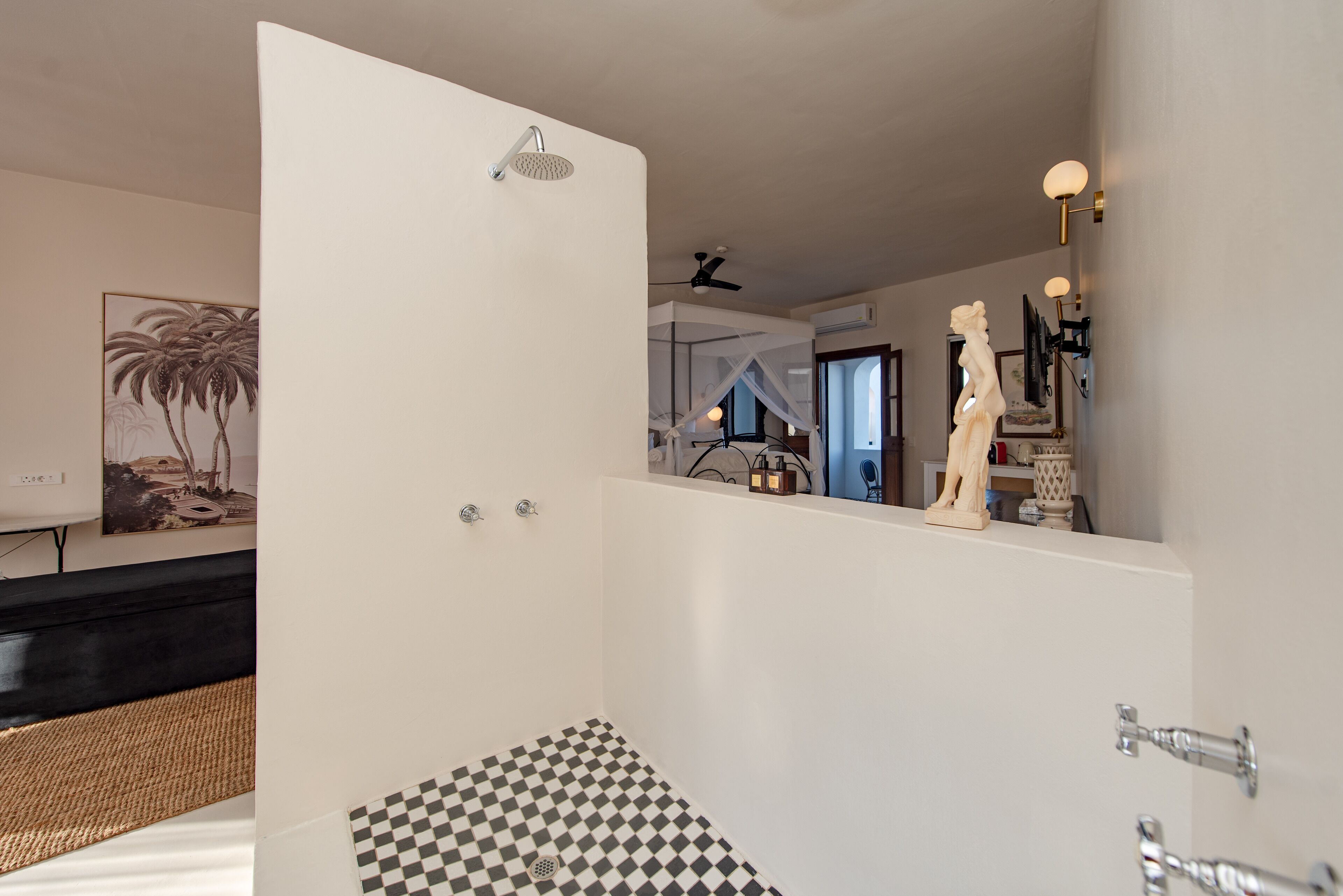 The Ivory Haus 4*