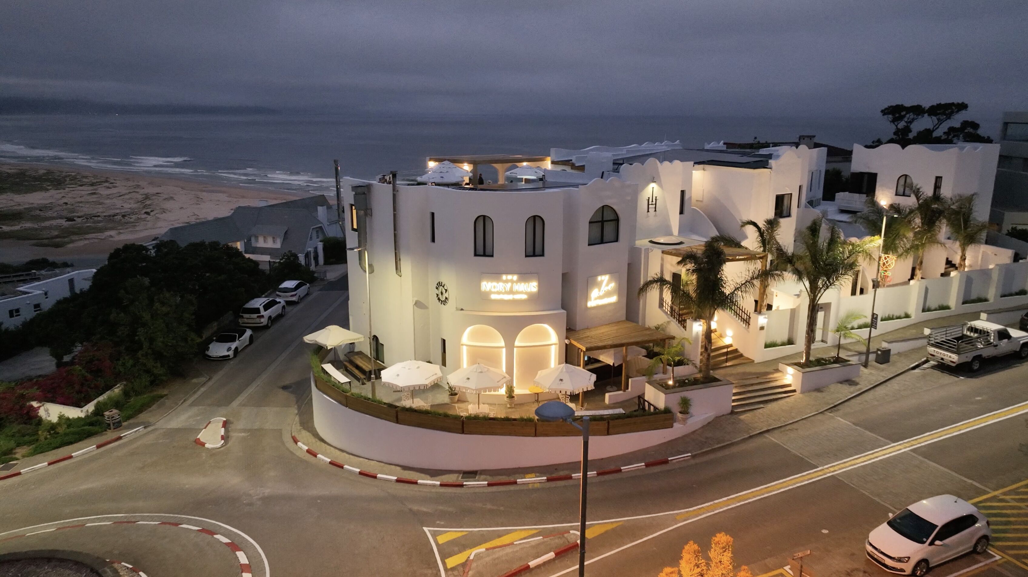 The Ivory Haus 4*