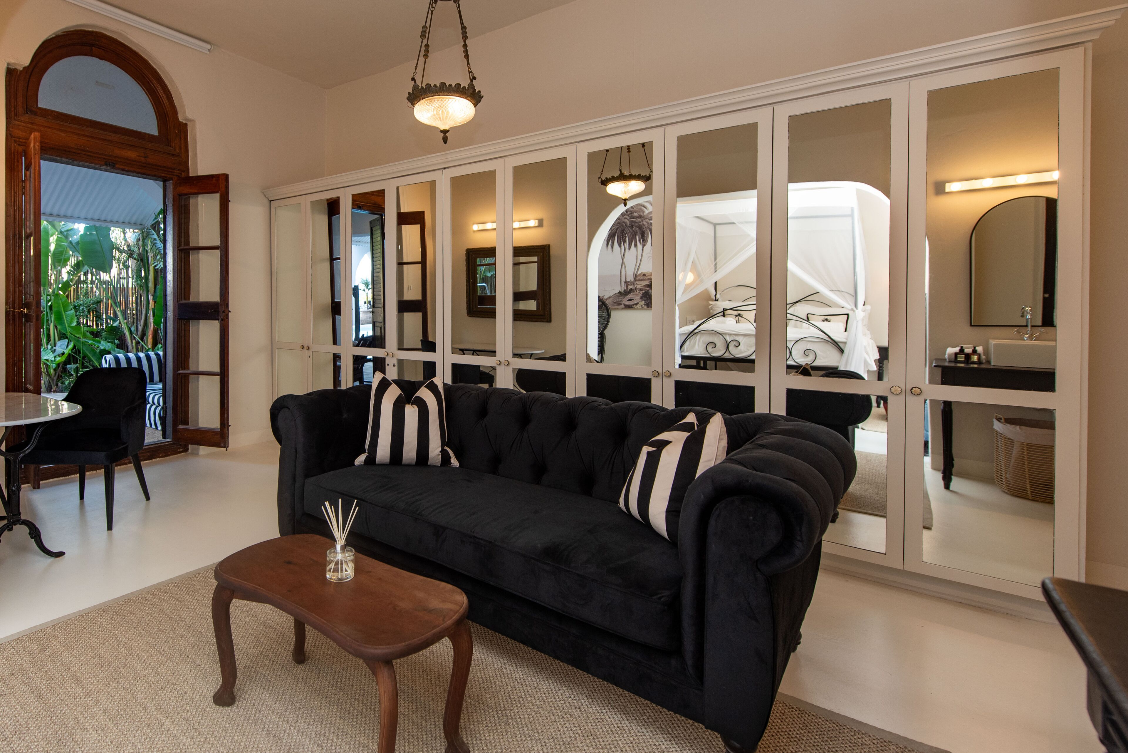 The Ivory Haus 4*
