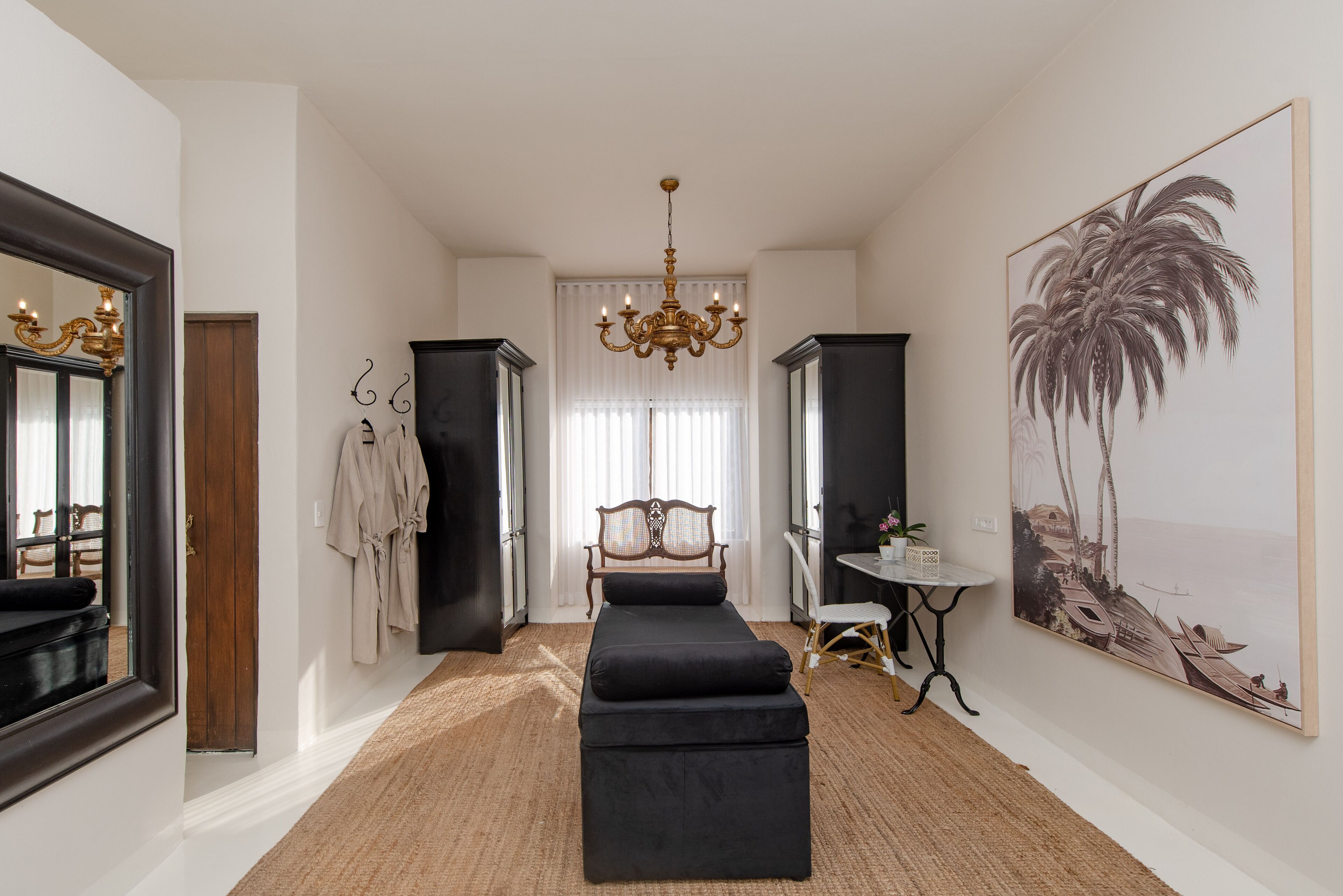 The Ivory Haus 4*