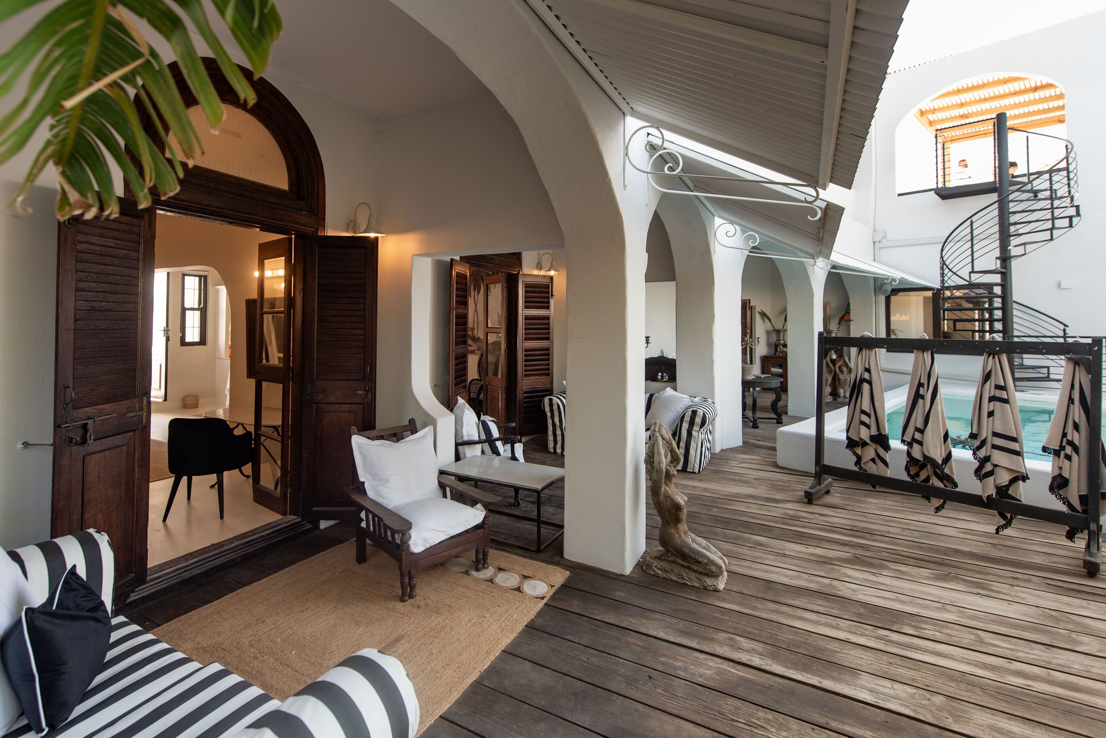 The Ivory Haus 4*