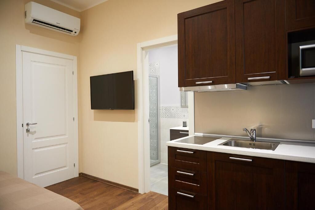Miramare Luxury Suites 2*
