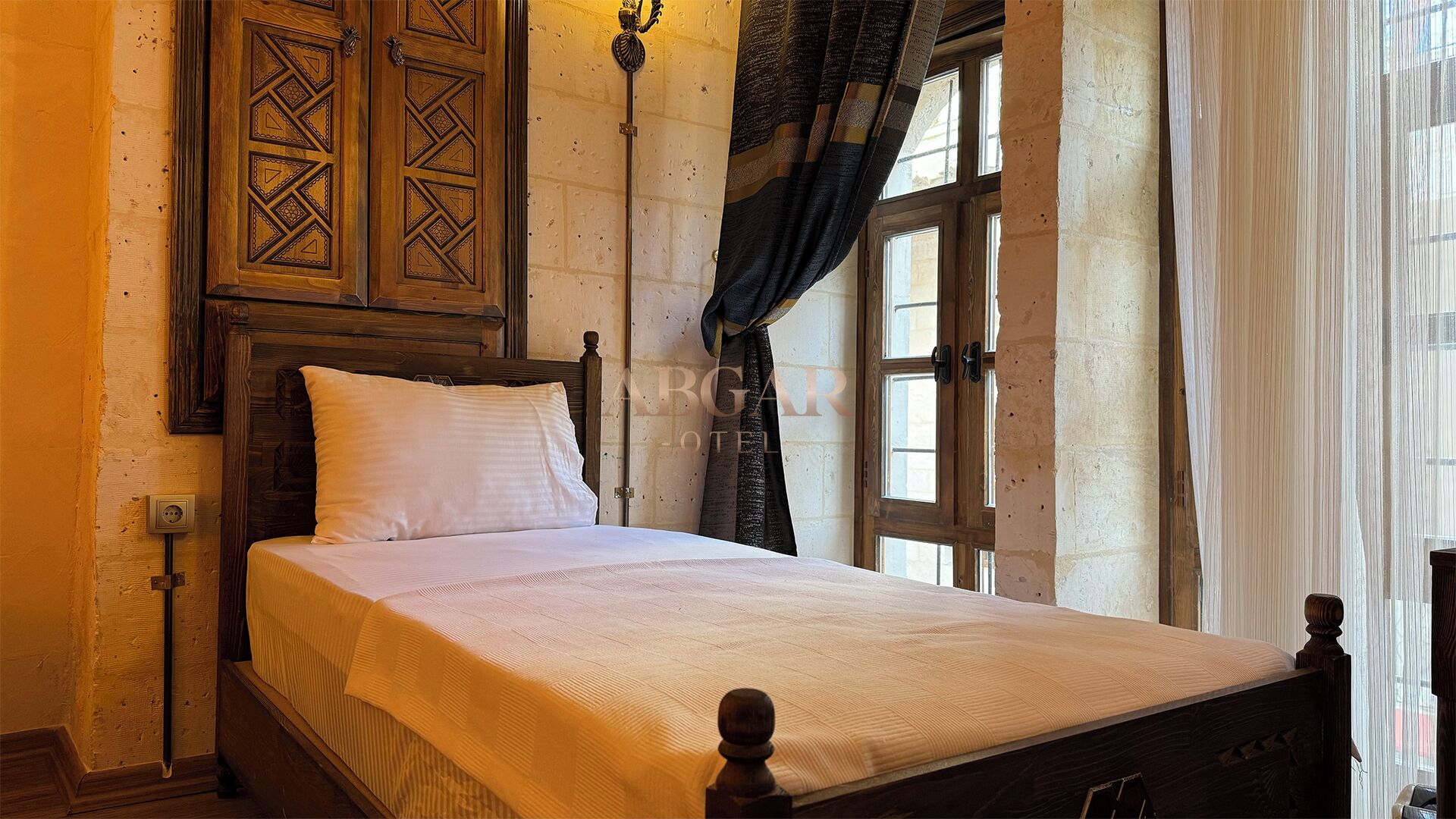 ABGAR OTEL 2*