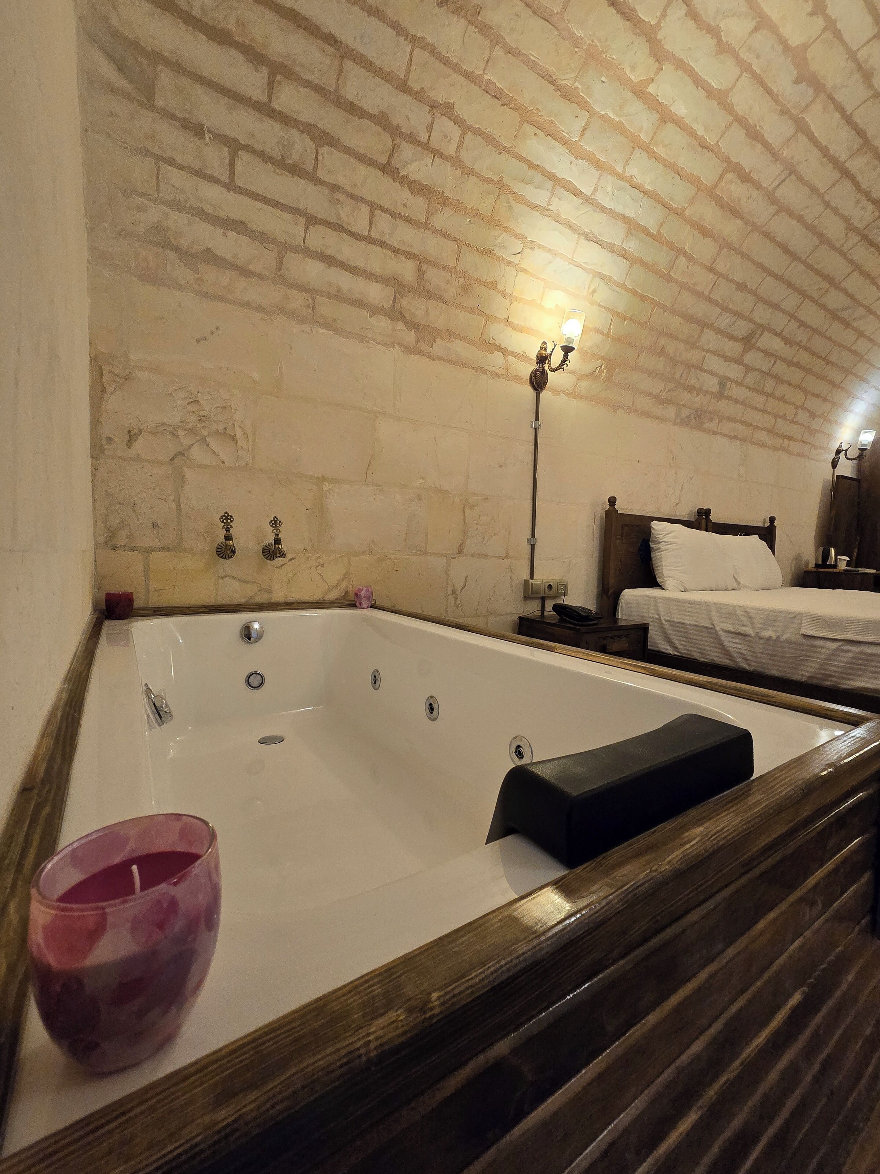 ABGAR OTEL 2*