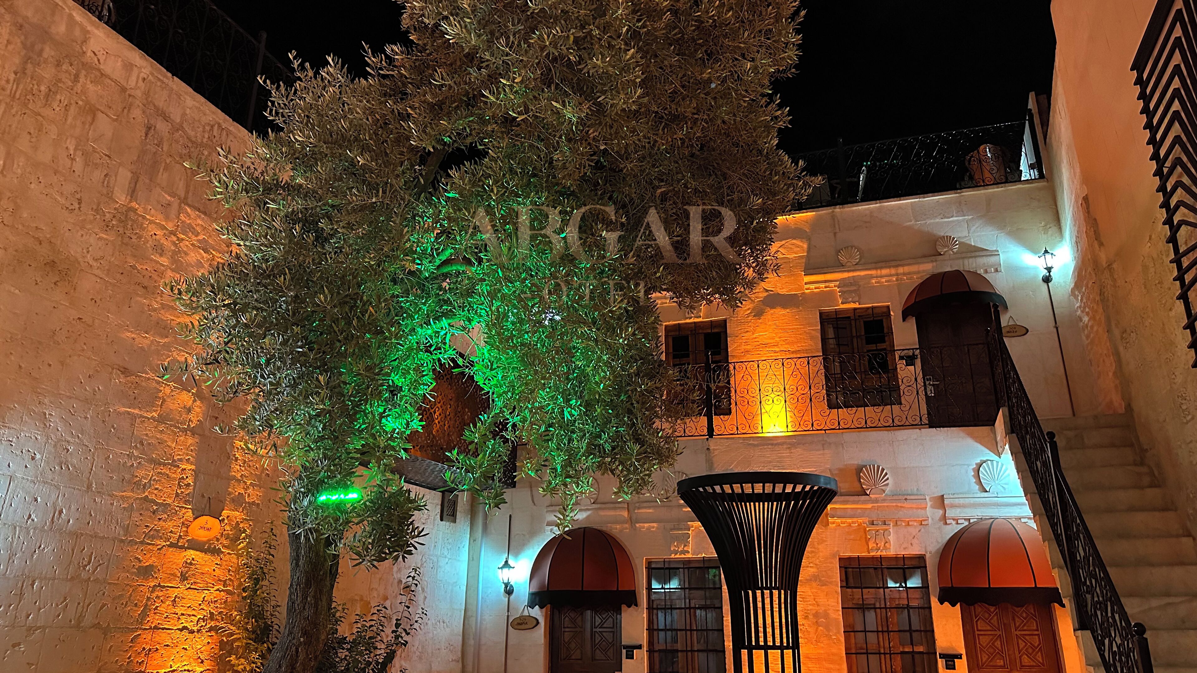 ABGAR OTEL 2*