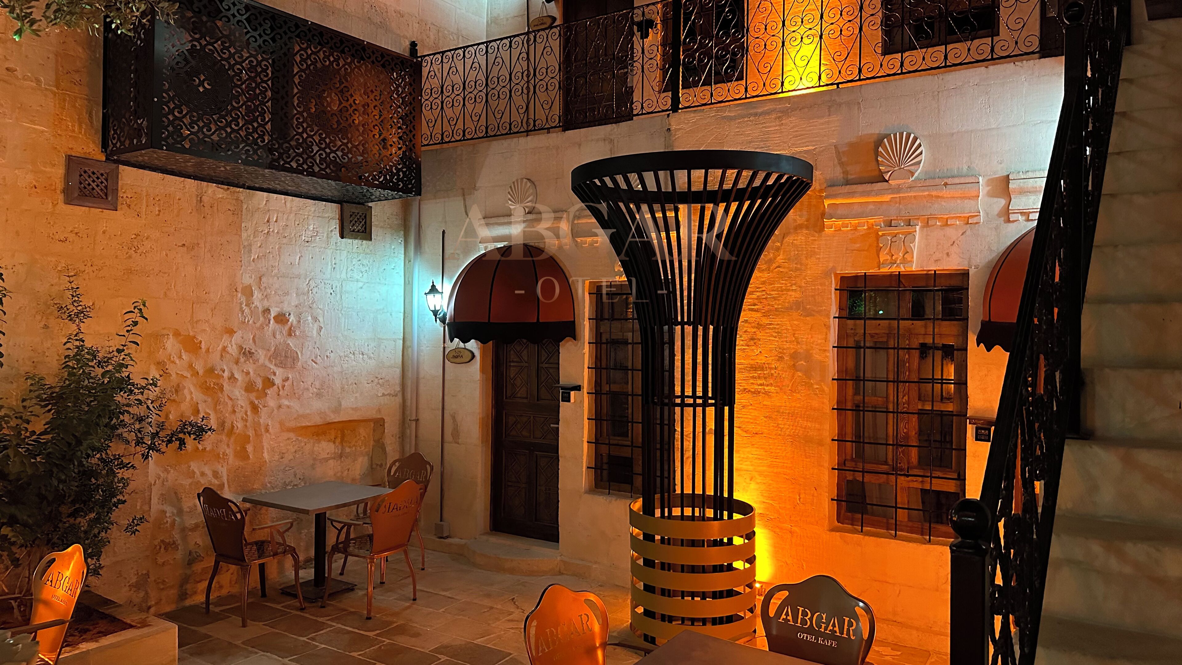 ABGAR OTEL 2*