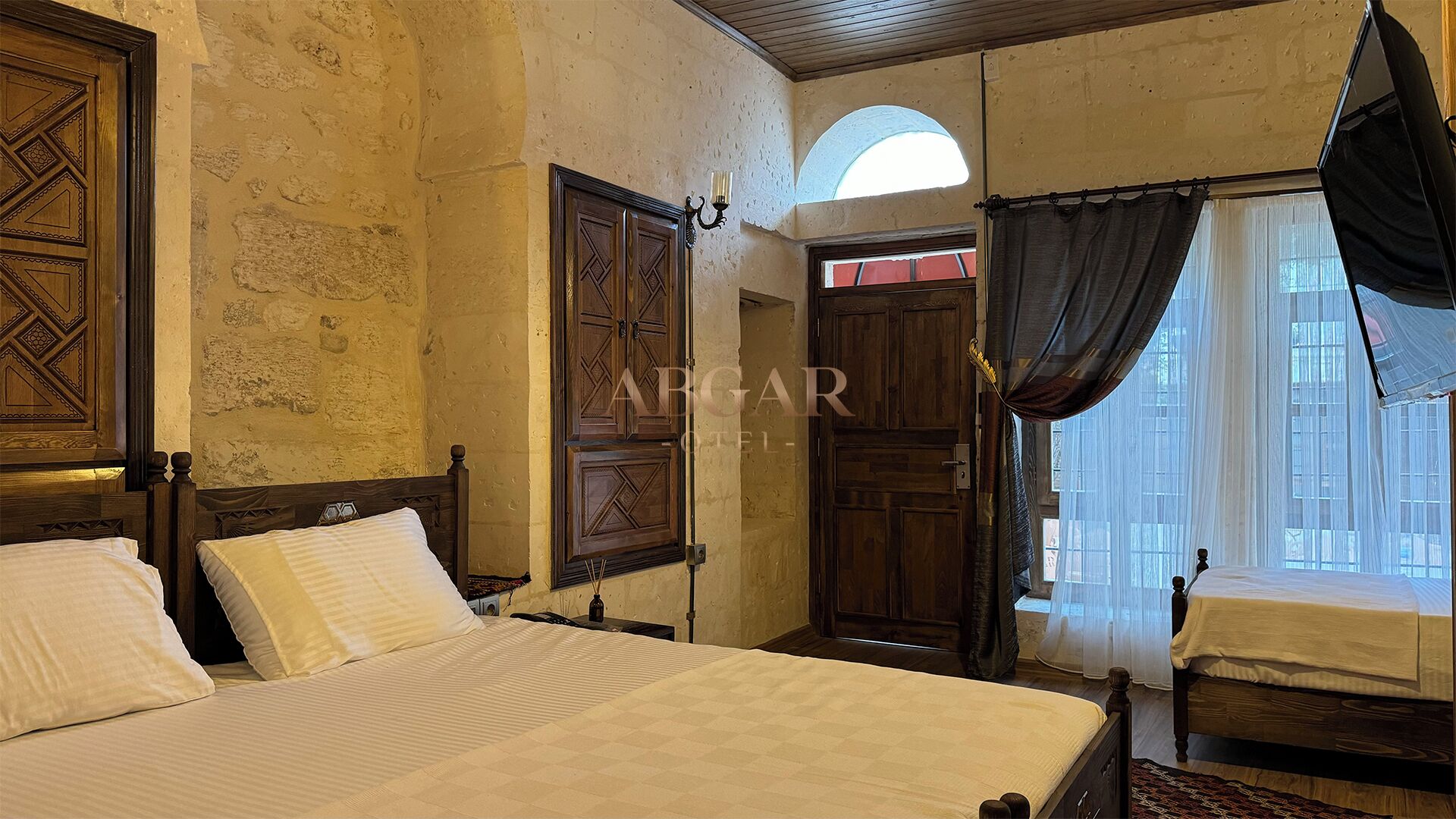 ABGAR OTEL 2*