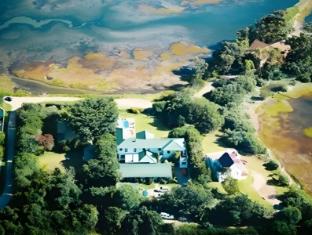 Waterfront Lodge 4*