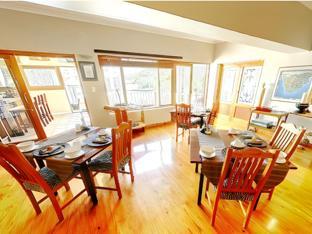 Waterfront Lodge 4*