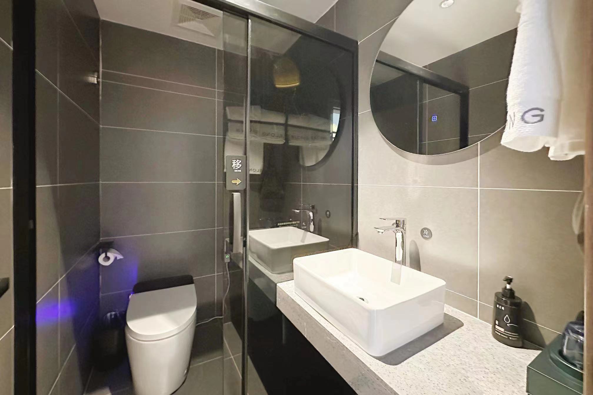 Tuke International Hotel (Fenghuang Ancient Town Tuojiang) 3*