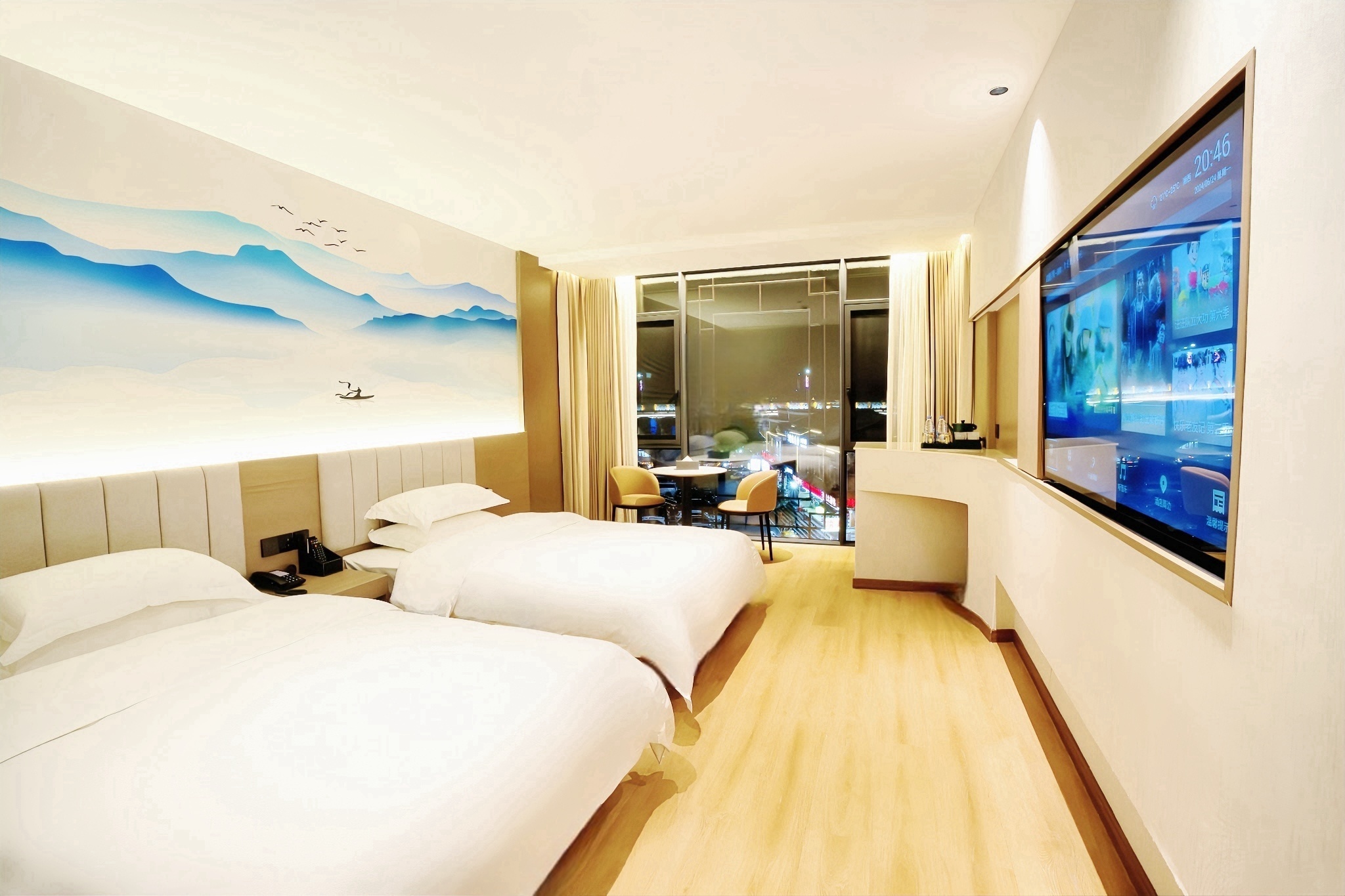 Tuke International Hotel (Fenghuang Ancient Town Tuojiang) 3*