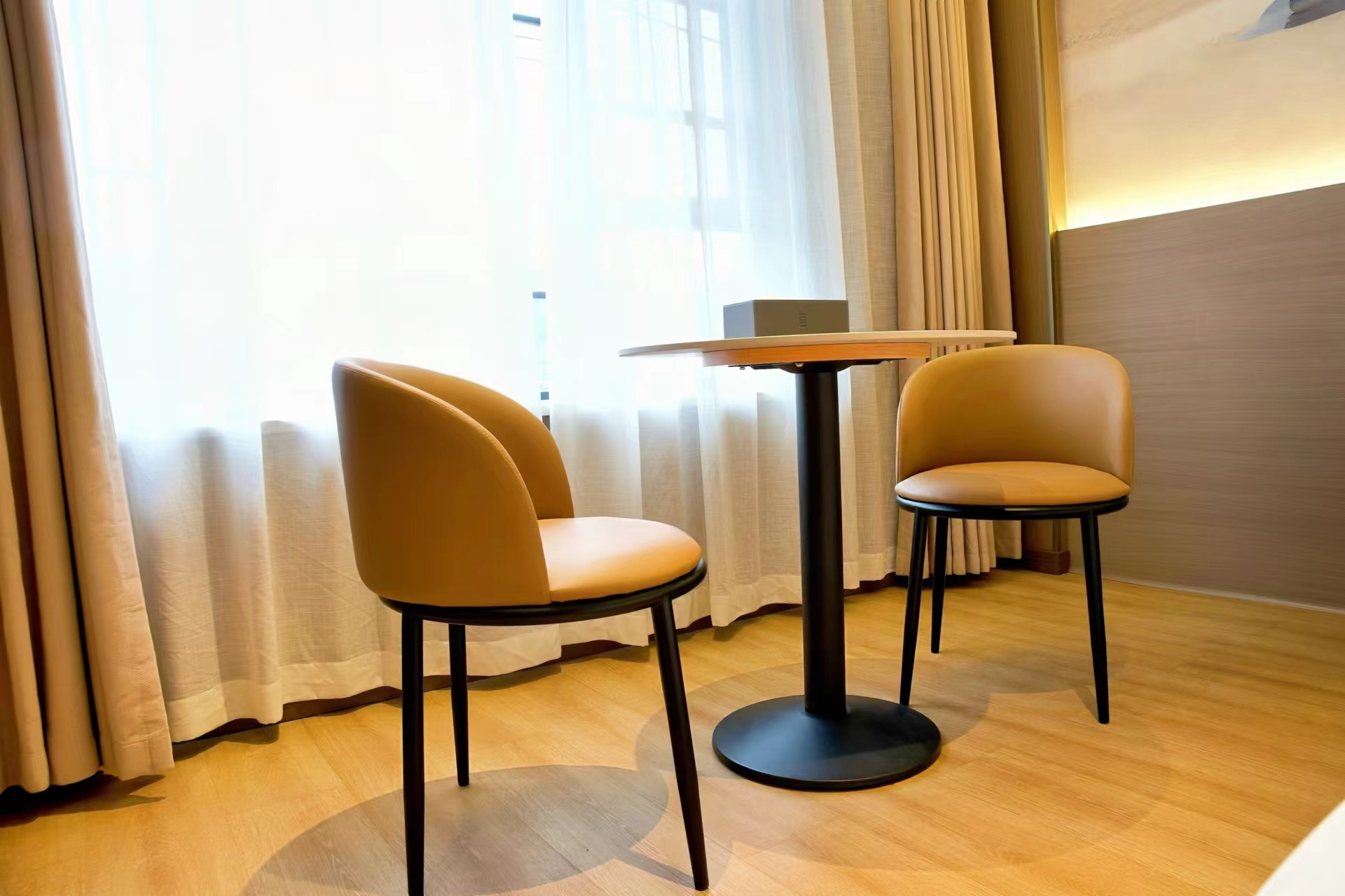 Tuke International Hotel (Fenghuang Ancient Town Tuojiang) 3*